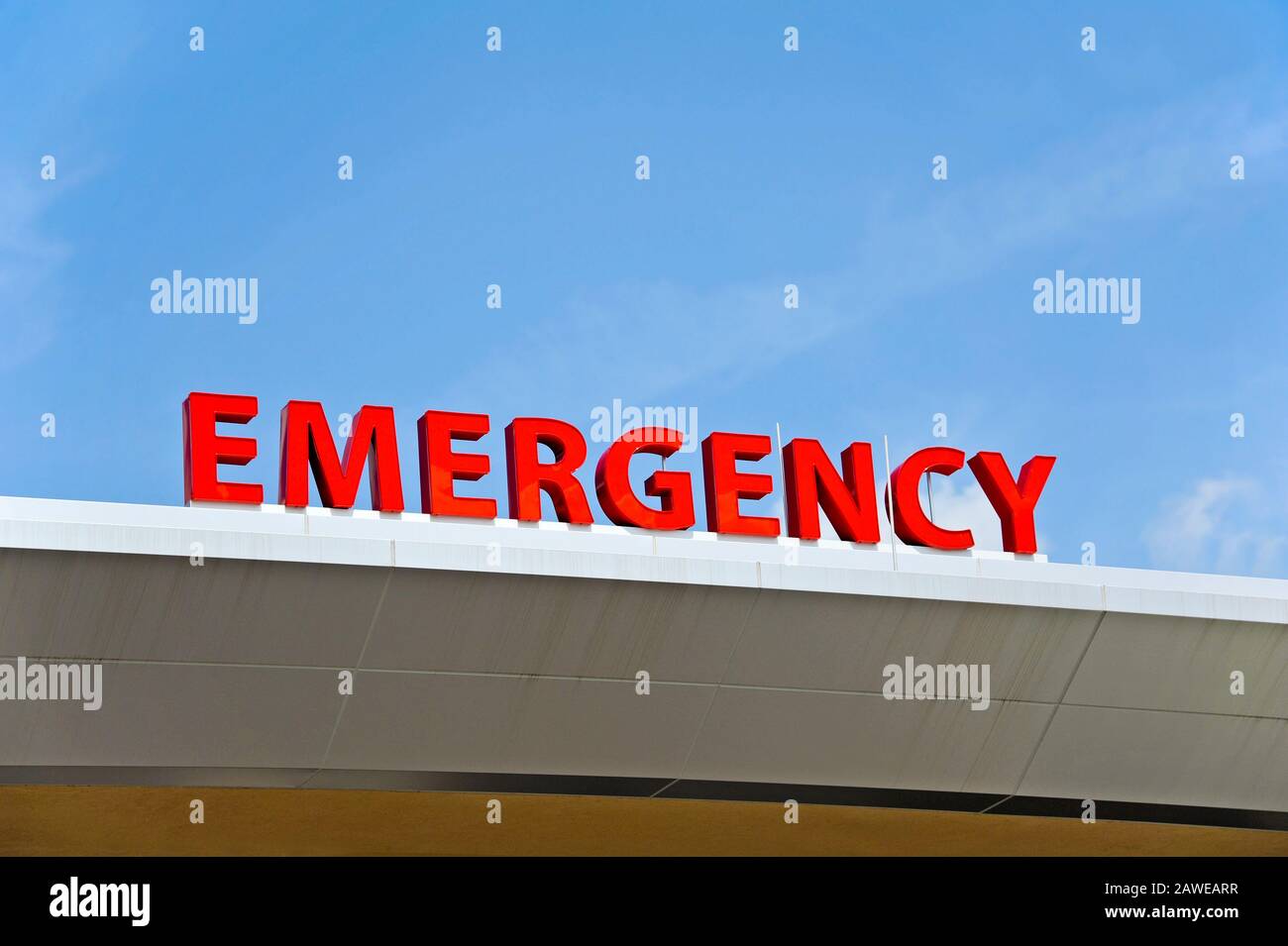 Un Cartello Di Emergenza Del Red Hospital Foto Stock
