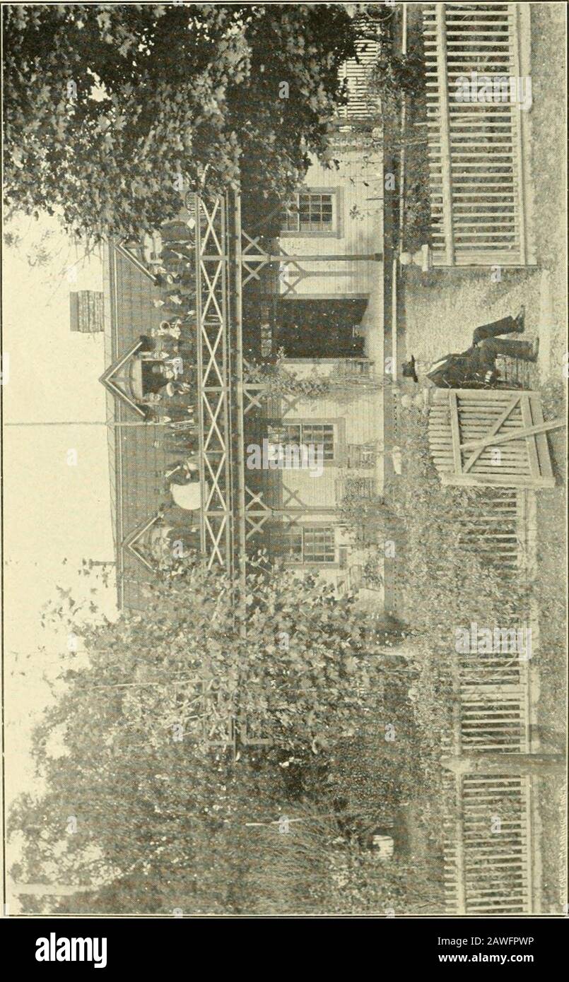Caccia alla volpe nella Contea di Delaware, Pennsylvania : e, origine e storia del Rose Tree Fox Hunting Club . N 1877. Nel 1877 i soci attivi del club erano: J. Howard Lewds, Henry E. Saulnier, George M.Lewis, George W. Hill, Frederick Fairwagn, Samuel Miller, Samuel C. Lewis, Fairman Rogers, A. J. Cassatt, Edward Worth, Frank Thomson, William H. Corlies, Dr. T. C. Stellwagen, Dr. Daniel Bray, Theodore Wright, Charles H.Townsend, Dr. R. S. Huidekoper, Samuel WelshJr., J. Mitchell Baker, Moncure Robinson Jr., W.H. Jenks, William Lloyd, Davis Lewis, William H.Miller, George Young, S. Frank Sharples Foto Stock