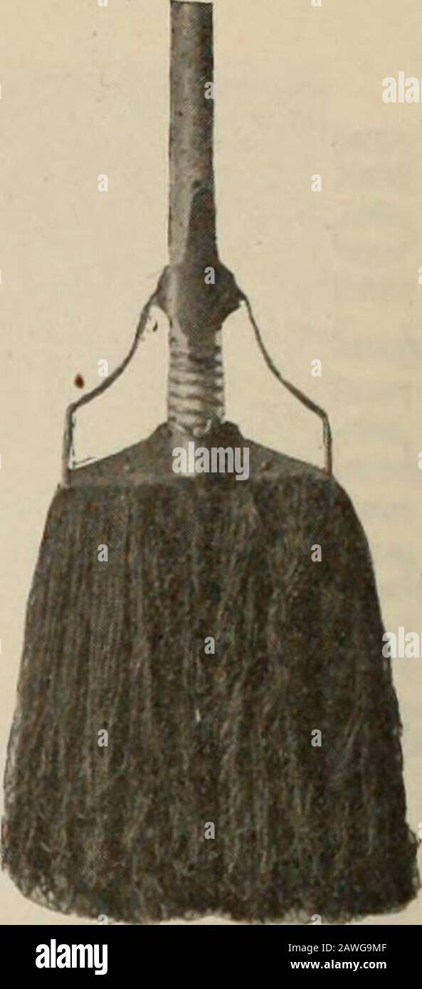 Drogheria Canadese Ottobre-Dicembre 1913 . L'Unico Poliziotto Di Olio Di Cedro È Il. B. C. Questa è una dichiarazione Ampia, ma è un AbsoluteFact. Se Esaminate c'è ne Dei Cosiddetti CedarMops Che Molto Presto Comincerete a Wonder Dove il cedro è nascosto. IL A. B. C.IL . B. C. L'A. B. C. IL A. B. C.FURNITUREPOLISH l'A. B. C. L'OLIO DEL PAVIMENTO il A. B. C. il DUSTER SENZA POLVERE è caricato chimicamente con il cedro e l'elemento di cedro è garantito per rimanere in itper un anno. Sia lucidanti che oli allo stesso tempo, così chathe casalinga può fare questo duplice lavoro con themimum di sforzo. inoltre ha deodorante e dis forti Foto Stock