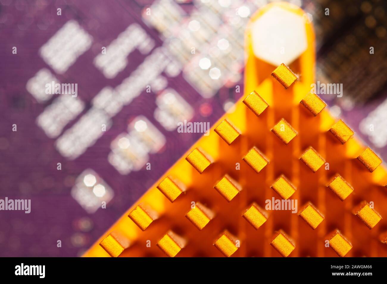 Computer radiatore astratto macro background. Processore raffreddamento sistema. Scheda madre dettaglio Foto Stock