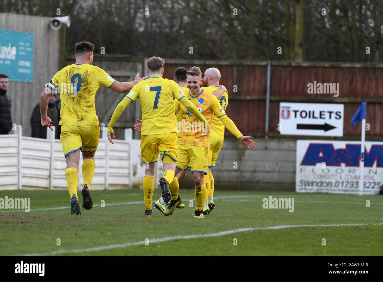 Taunton Town in occasione delle celebrazioni per la vittoria di Swindon Supermarine fc allo stadio Webbswood 08/02/2020 Foto Stock
