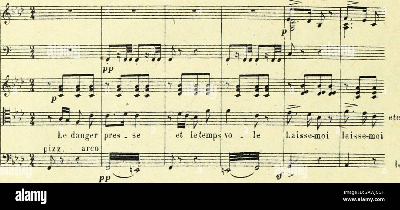 Nouveau traité d'strumentation . 1 Violons2ds Violons VioloncellesContrebasses 8 85t ft Bathovcii. Symphonie ji as lirait, commenct di foraggio 70 CONTREBASSE Nous rappellerons ici également le trémolo des contrebasses qui fournit un accompagnementsi plein de trouble à la phrase éperdue de Raoul Tu las dit, oui tu maimes; au Ive acte deshuguenots. VI Le trille sexécute sans difficulté sur la contrebasse. Le merement mesuré de deux sonsliés (§39, II) sy emploie Fort peu et seulement lorsquil est formé de deux degrés conjints(voir aussi ex. 120 ). Es. 12 3 Cors Basson&gt; Timbales Violonset A Foto Stock