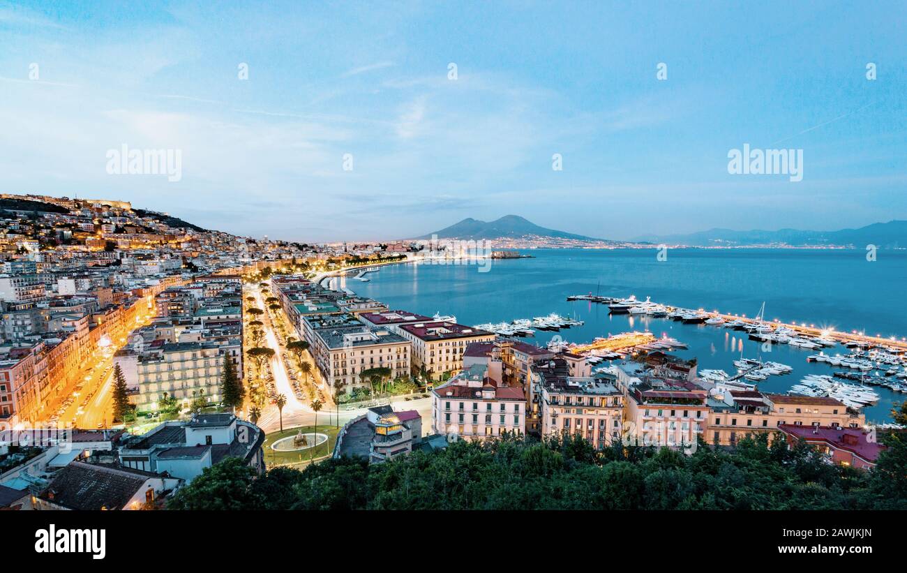 Napoli di notte, vista panoramica da Posillipo Foto Stock