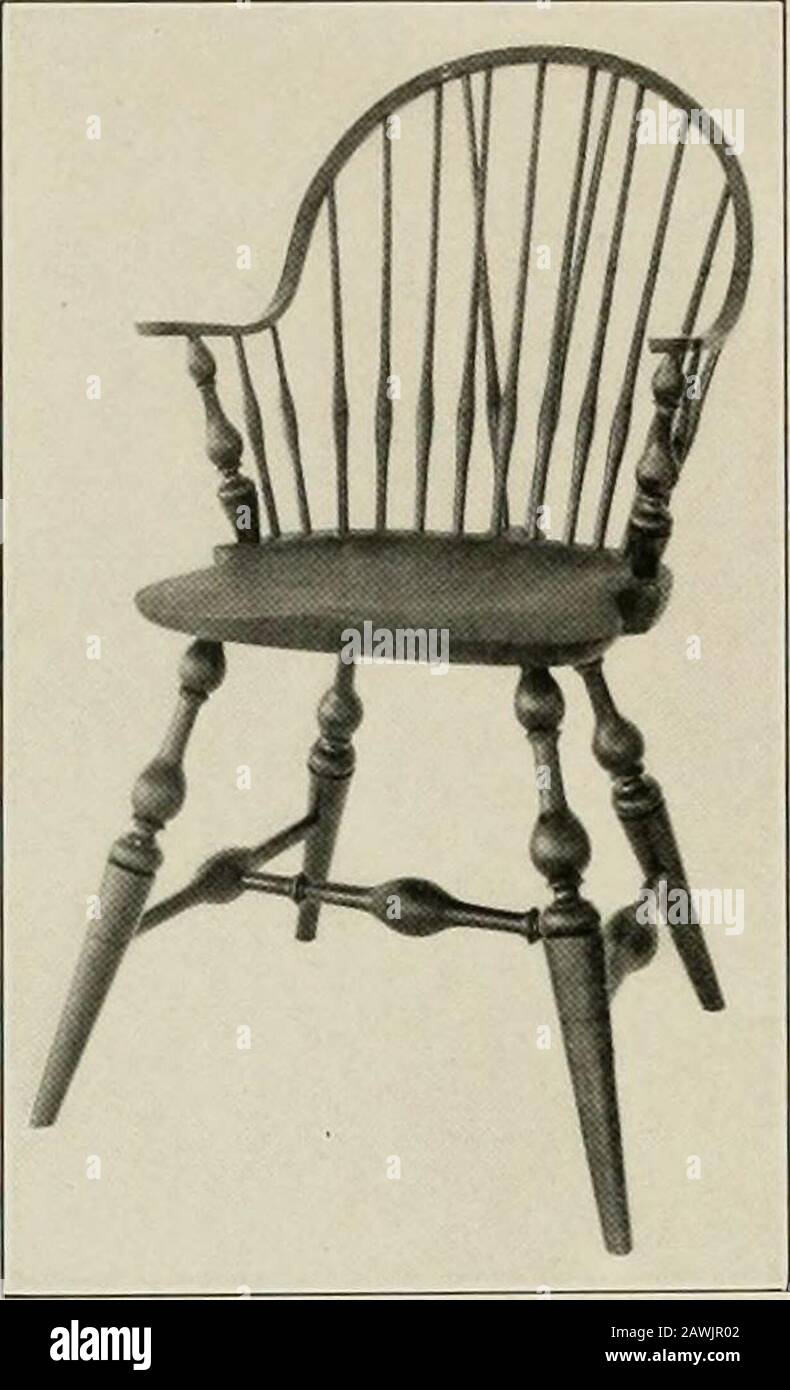 Wallace Nutting Windsors : arredi in Windsor corretti. . N. 402No. 402. New England Arm Windsor, Comb Imposto Questo è l'unico tipo di Windsor che sembra essere stato di origine del New England. Le linee del braccio e della schiena essendo runether in un pezzo unico continuo, permettono la grazia singolare di costruzione. Dobbiamo impedire al pubblico che la curva acuta in cui l'arco posteriore diventa un punto di pericolo, come la maggior parte delle vecchie sedie incrinate a quel punto 35. Foto Stock