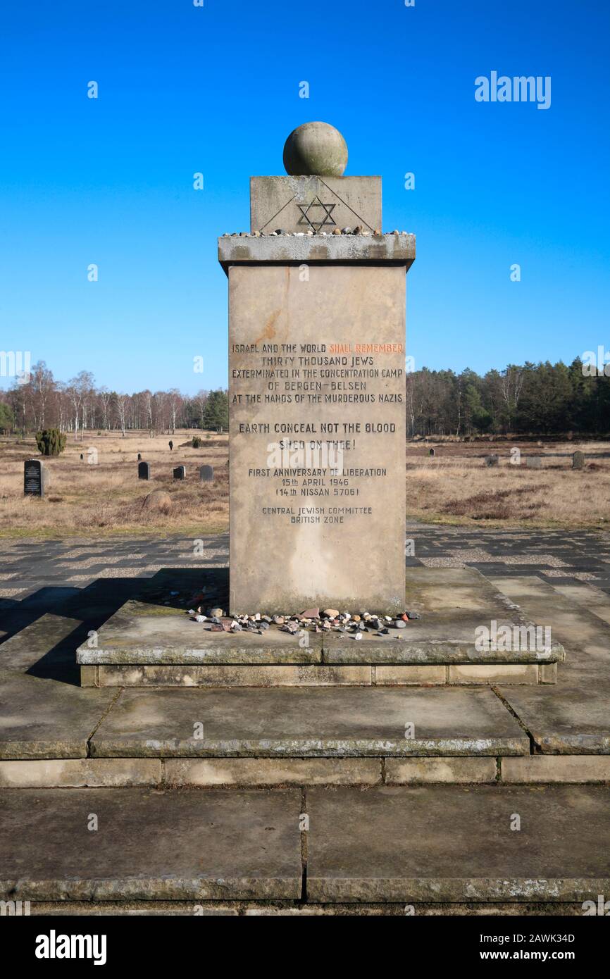 Memoriale ebraico, memoriale del campo di concentramento di Bergen-Belsen, Bassa Sassonia, Germania, Europa Foto Stock