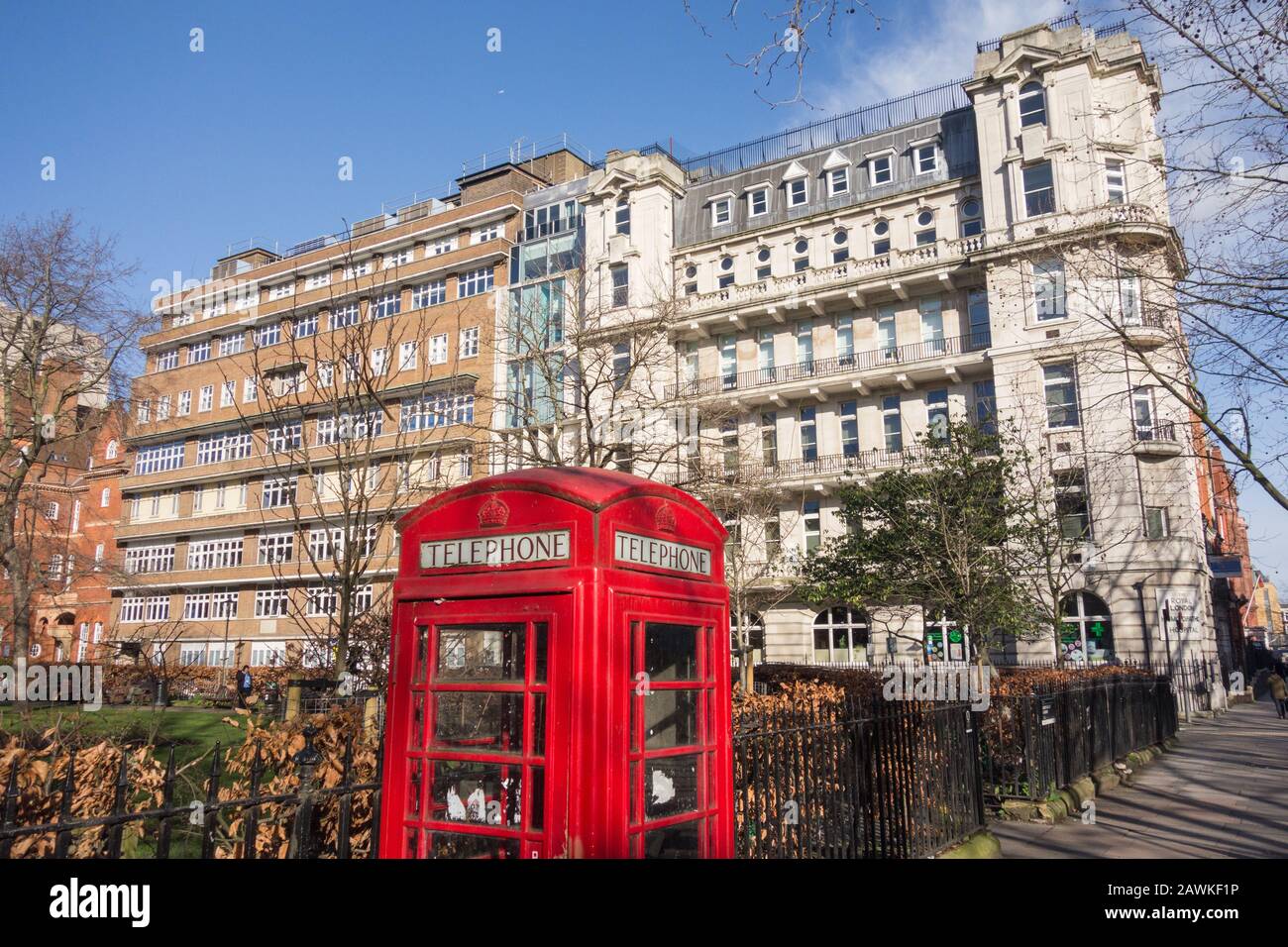 UCLH National Hospital for Neurology and Neurosurgery e il Royal London Hospital for Integrated Medicine, Queen Square, Bloomsbury, Londra, Regno Unito Foto Stock