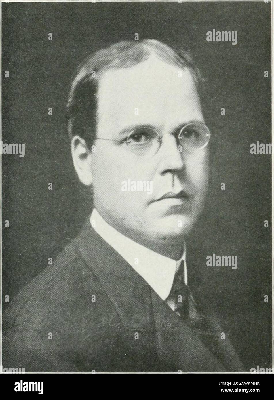 Transazioni . DR. Christian R. HOLMESBorn ad Aelie, Danimarca, 1857. Laureato, Miami Medical College, 1887. Praticato a Cincinnati, 1887-1920. Presidente dell'Accademia, 1902. Morto, New York City, Lannarv 9. 1920.. DR. William LINCOLNIncl., 26 aprile 1861. BALLENGEREGraduated, Bellcvue Mcd- Borii, Economy, ical College. 1886. Praticato. Richmond, Ind., 1886-1893; Evanston.111., 1893-1895; Chicago. 189S-19IS. Presidente dell'Accademia, 1903.Mored, 22 dicembre 1915. Foto Stock