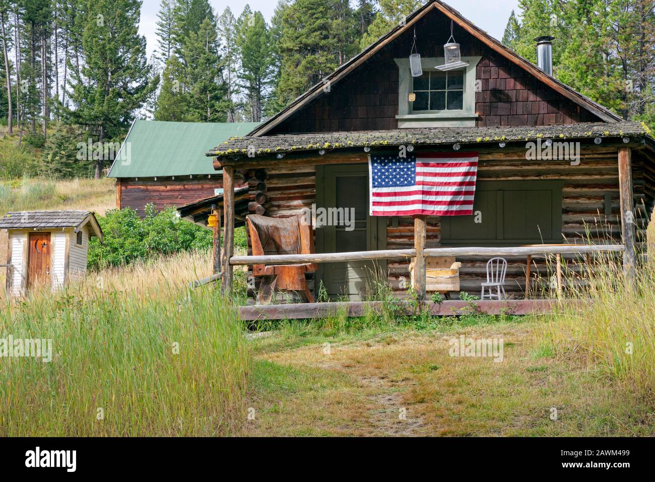 MT00494-00...MONTANA - una cabina rustica nel sito di Garnet, una città mineraria alla fine del 1800, ora una città fantasma. Foto Stock