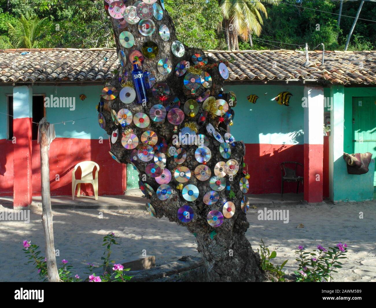 con vecchio disco compatto albero decorato Foto Stock