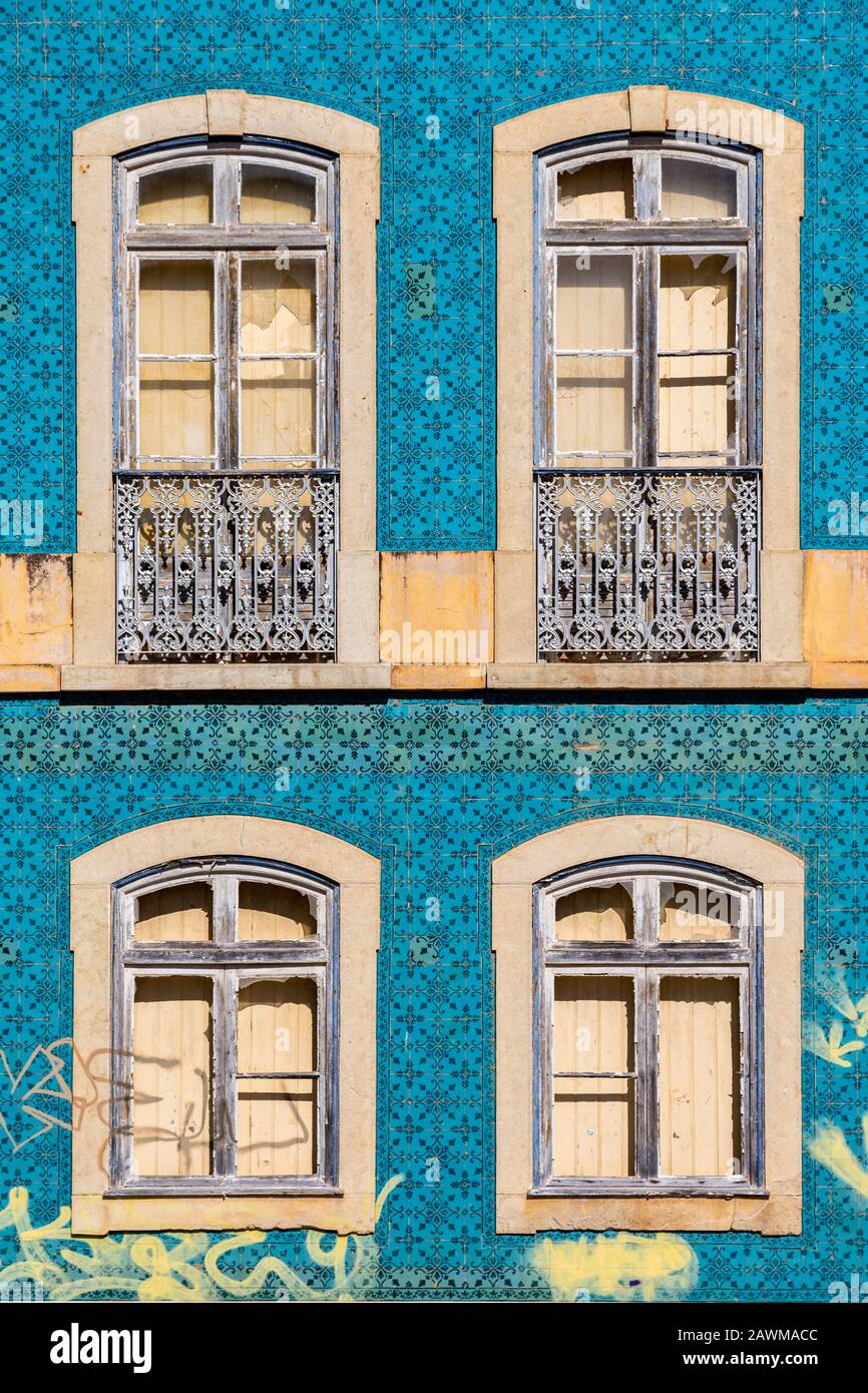 Casa in vendita, con finestre rotte, Silves, Algarce, Portogallo Foto Stock