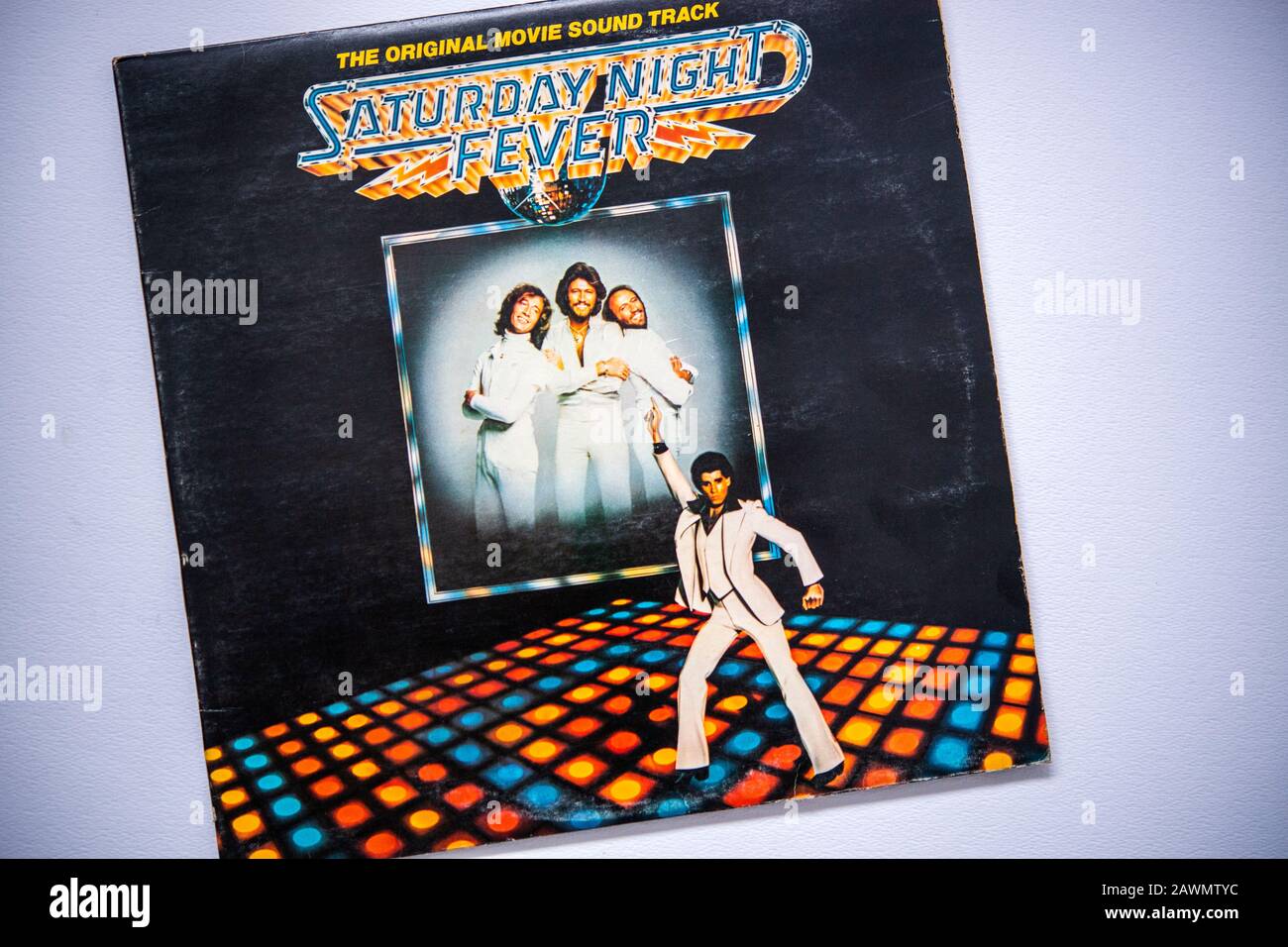 Una copia in vinile dell'album della colonna sonora del film Saturday Night Fever, che è stato pubblicato nel 1977 Foto Stock