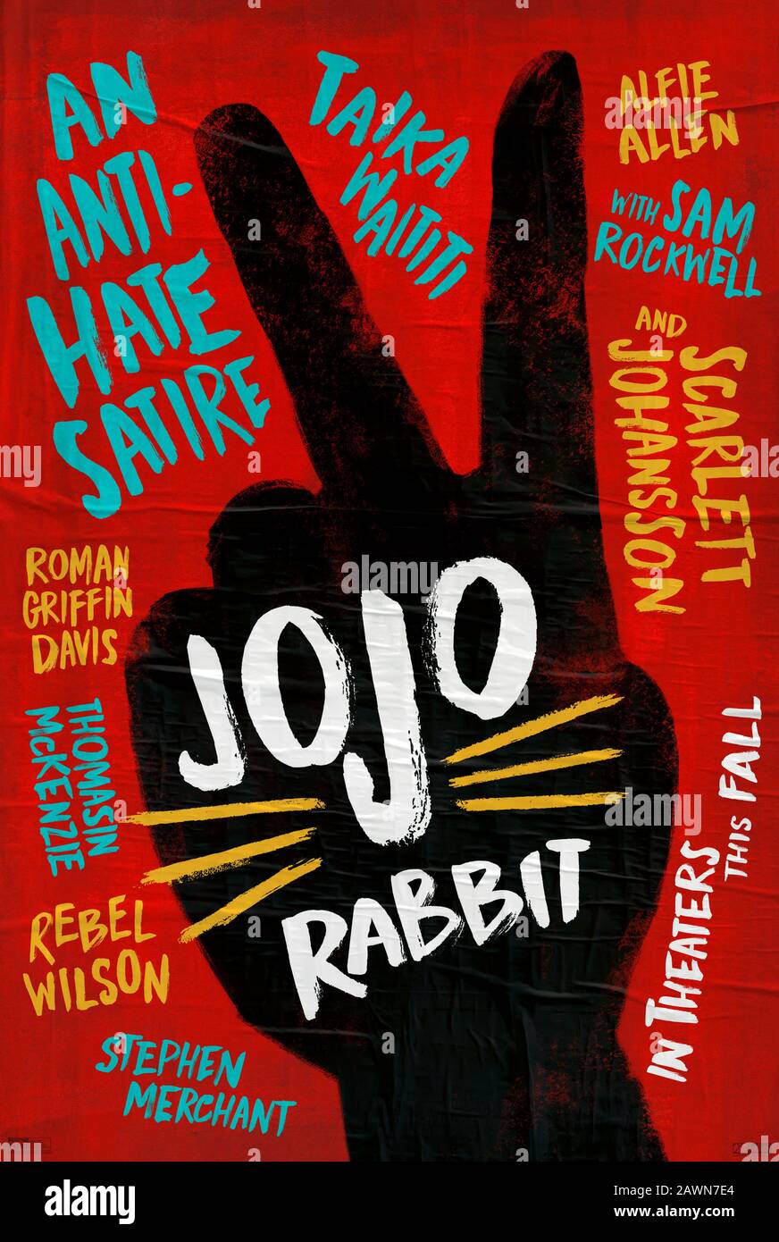 JoJo Rabbit (2019) diretto da Taika Waititi con la partecipazione di Roman Griffin Davis, Thomasin McKenzie, Scarlett Johansson e Sam Rockwell. Commedia basata sul romanzo di Christine Leunens che Cage Skies circa la gioventù di Hitler. Foto Stock