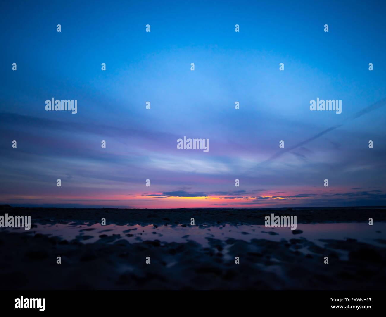 Effetto Pastello Acquerello Su Un Paesaggio Di Spiaggia E Orizzonte Foto Stock