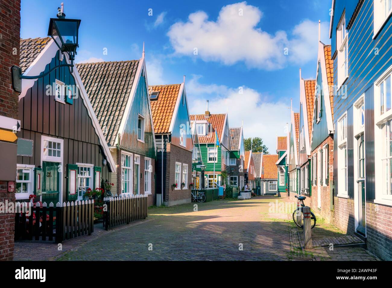 Paesaggio urbano di Marken in Olanda. Marken è un piccolo villaggio storico olandese, Paesi Bassi Foto Stock