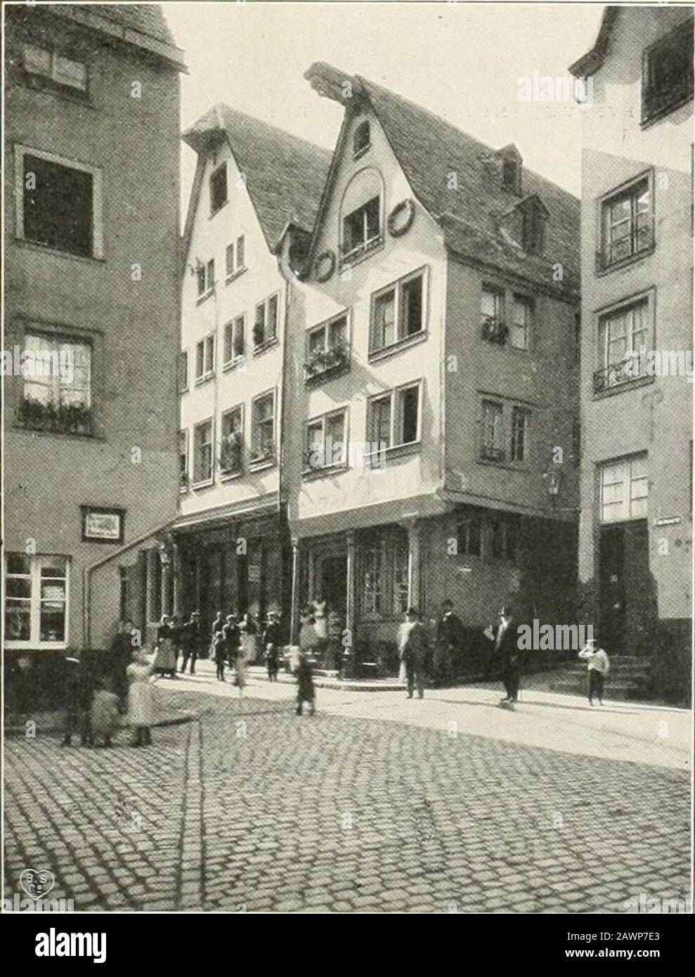 Colonia . Tyqui Irale Dombild). Influenza de lÉcole des Pays-Bas : le Maître de la vie di ; le Maitri - t-Barthélemy. Barthel Bru in.rtr.iit&gt; di très-Caractères généraux di lÉcole colonaise : les Romantiques on importance aux dépi oies franconienne et souabe; elle |ue raysti J.&gt; peint 92 TABLE DES MATIERES 139 CHAPITRE VII LA DÉCHÉANCE DE COLOGNE Décadence économique de Cologne au siècle xvi. La Contre-Réforme et lOrdredes Jésuites. Le Mécénat Des Jabach. -- Déplacement des centres dart :Résistences électorales de Bonn, Brïihl, Dtisseldorf. Misère de Cologne àlépoque de la Révo Foto Stock