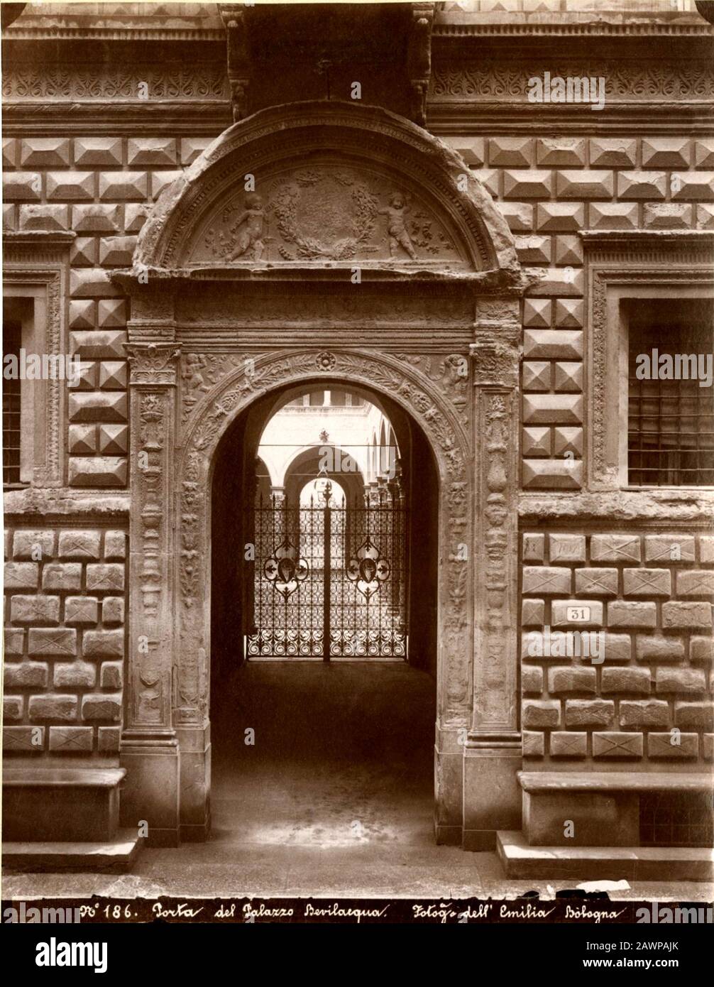 1880 ca , BOLOGNA, ITALIA : PALAZZO BEVILACQUA in Via D'Azeglio, 31 . Foto di Fotografia dell'Emilia Romagna . Costruito dal 1477 al 1482 da giurista Foto Stock
