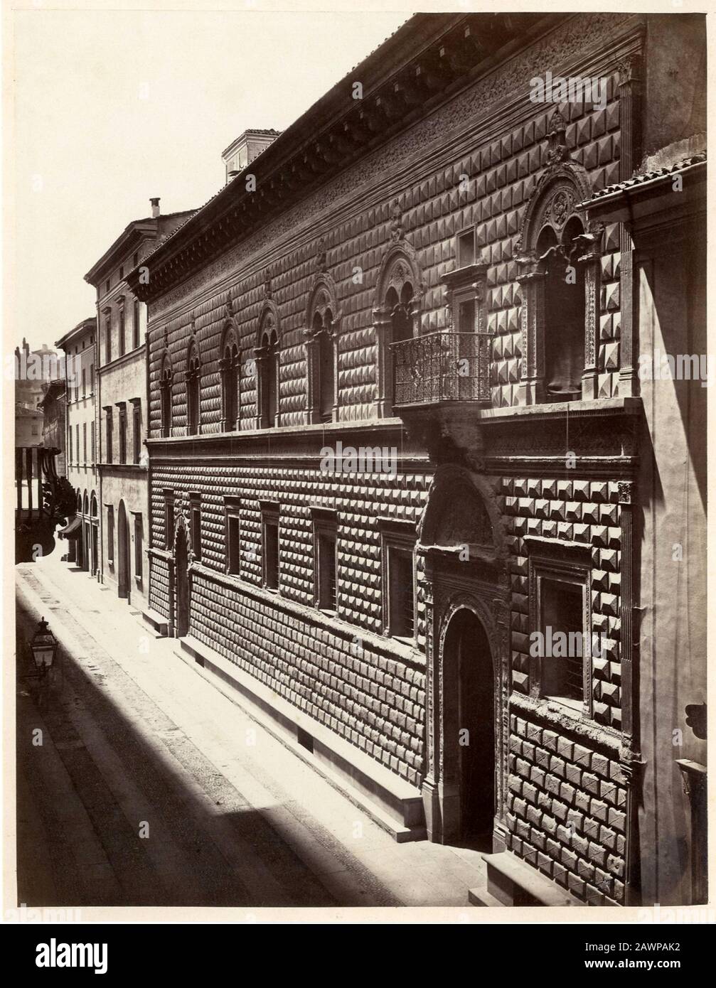 1875 ca , BOLOGNA, ITALIA : PALAZZO BEVILACQUA in Via D'Azeglio, 31. Costruito dal 1477 al 1482 dal giurista Niccolò Sanuti e da sua moglie Nicolosia ( lo Foto Stock