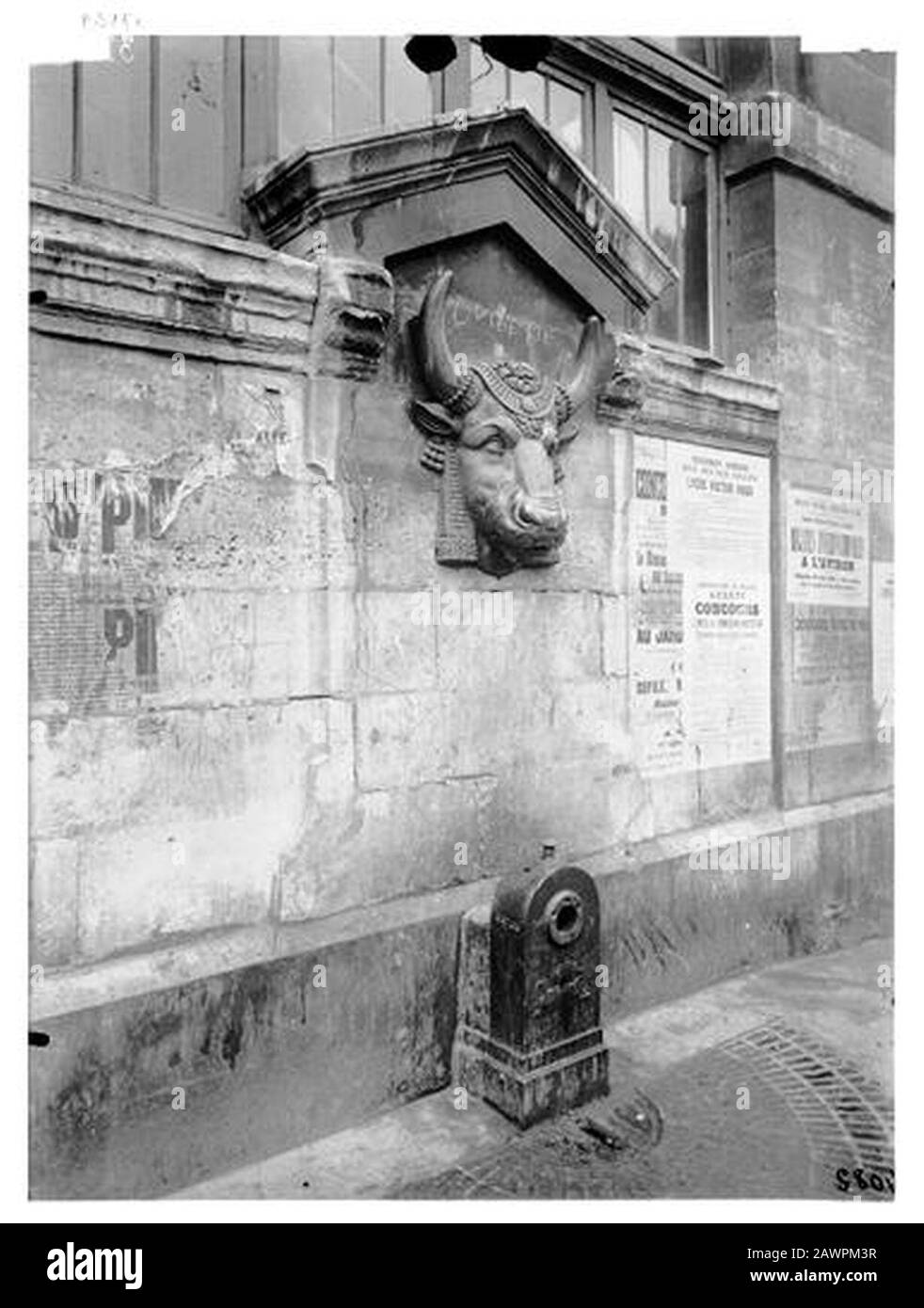 Fontaine de la Tête de boeufMarché des Blancs-Manteaux - Muraron - Paris 04 - Médiathèque de l'architecture et du patrimoine Foto Stock