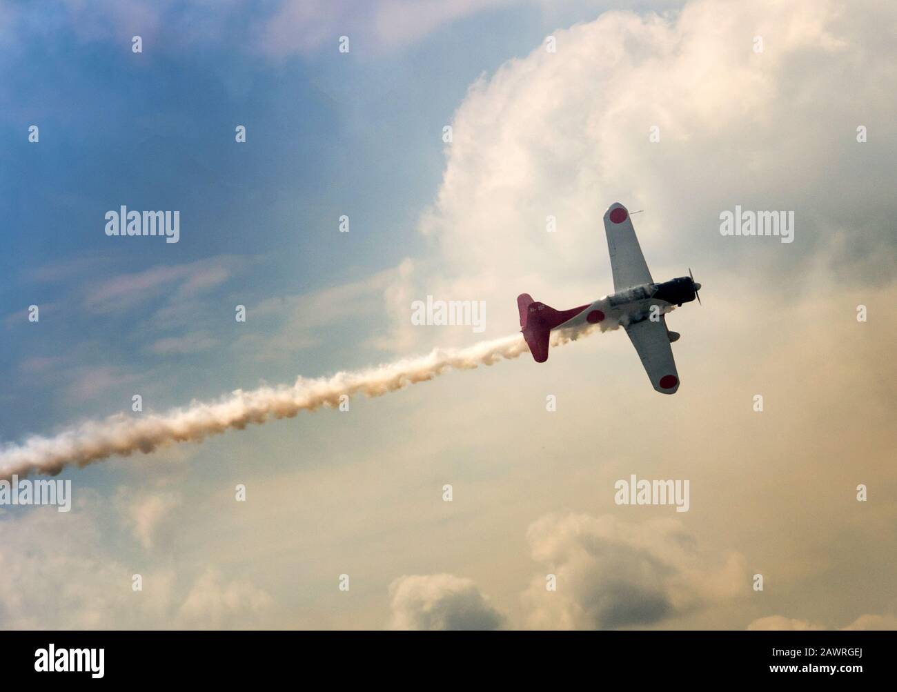 Battle Creek Michigan USA 7 luglio 2017; un aereo giapponese vola in un'incredibile performance in un reenactment WW2 Air Show Foto Stock