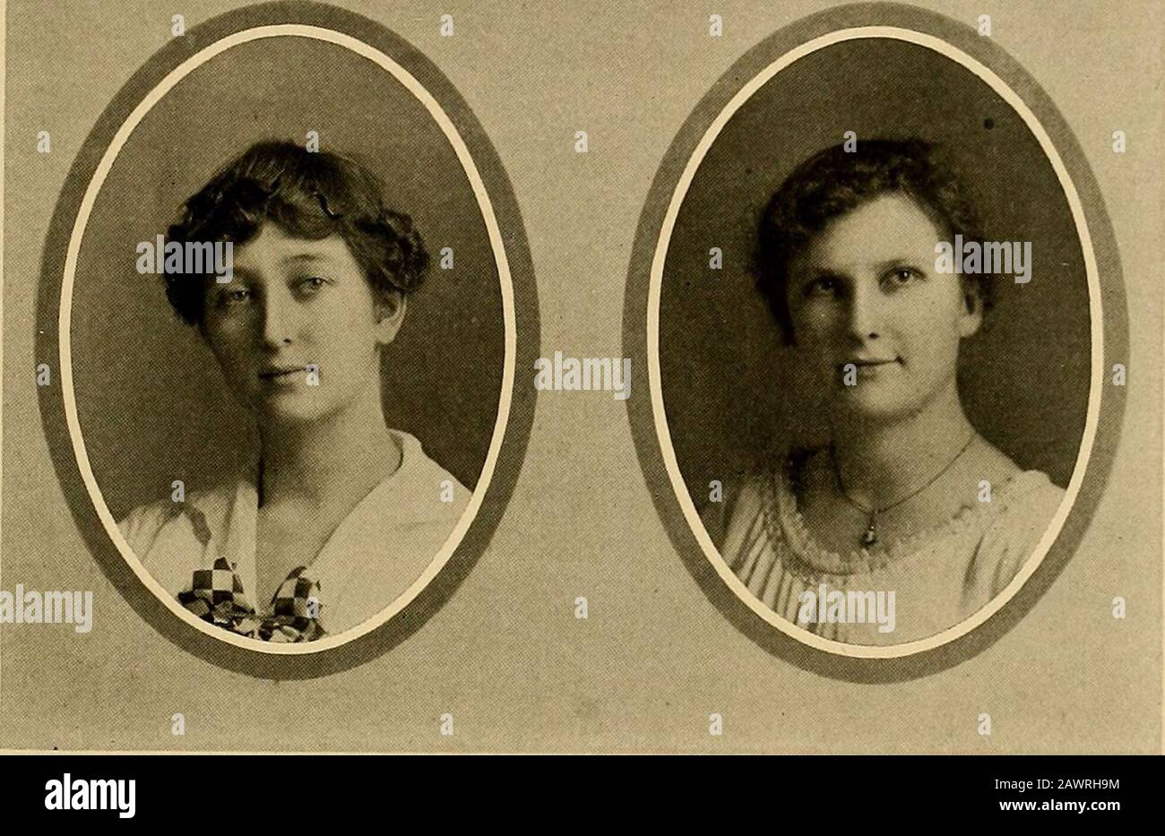 Virginiano . RITA HATCHER CHESTER, VIRGINIA. Rufigner Dibattere Società.; Juniorbasket-Bali Team; Senior Basket-Bailteam; Camp Pire Girl; Advafiol Cullesum-Ereents. Qui sono una mano ferma e occhio costante, agirl allineare su e giù e attraverso andthrough. Per quanto riguarda il lancio degli obiettivi, lei equalis non nota. MARY LILLIAN CUTHBERTWILLIAMSON MARTINSVILLE, VA. Albemarle Club; Kodak Club; Camp Firegirl; Kindergartner. Maria, come la maggior parte di noi, è più affettuoso di dormire nel mormoring che di notte.My! Come odia sentire che 7:30 Bell.Just come la porta della sala da pranzo si chiude, yoCAN vede il suo rushing follemente giù l'aislito lei Foto Stock