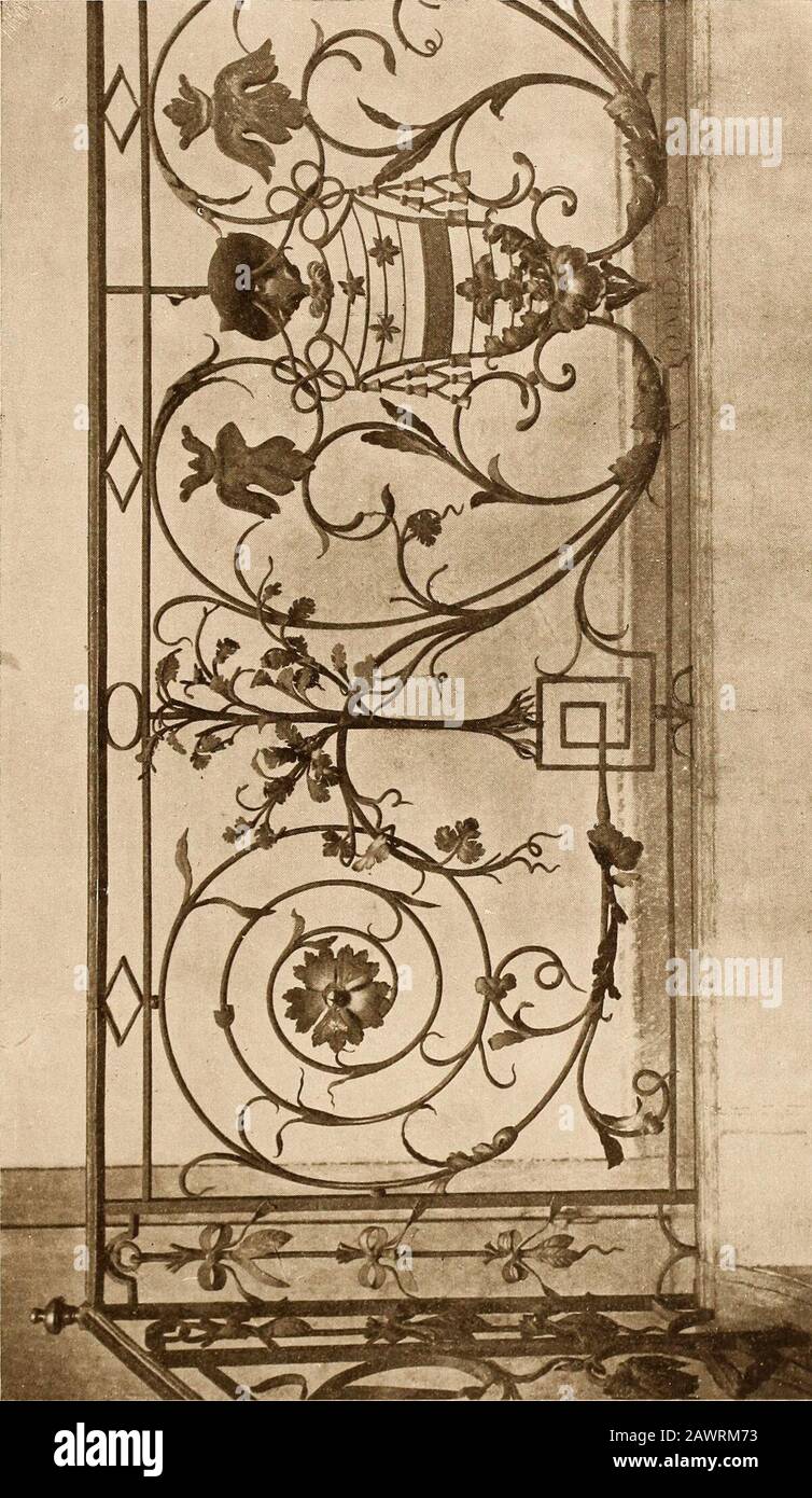 Il ferro nell'arte italiana; . Tav. L/XX. - Cancello nella Villa reale di Strà, sec. xvm.{Fot. Alinari, Firenze). 35 IL MILLESEICEENTO E IL MILLESETTECENTO SINO VERSO LA FINE 275. Foto Stock