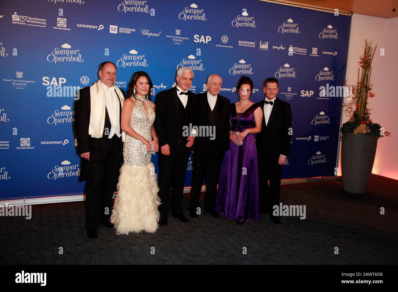 Dirk Hilbert Mit Ehefrau Su Yeon Hilbert, Armin Mueller-Stahl , Hans-Joachim Frey, Michael Kretschmer Mit Freundin Annet Hofmann Beim 15. SemperOpern Foto Stock