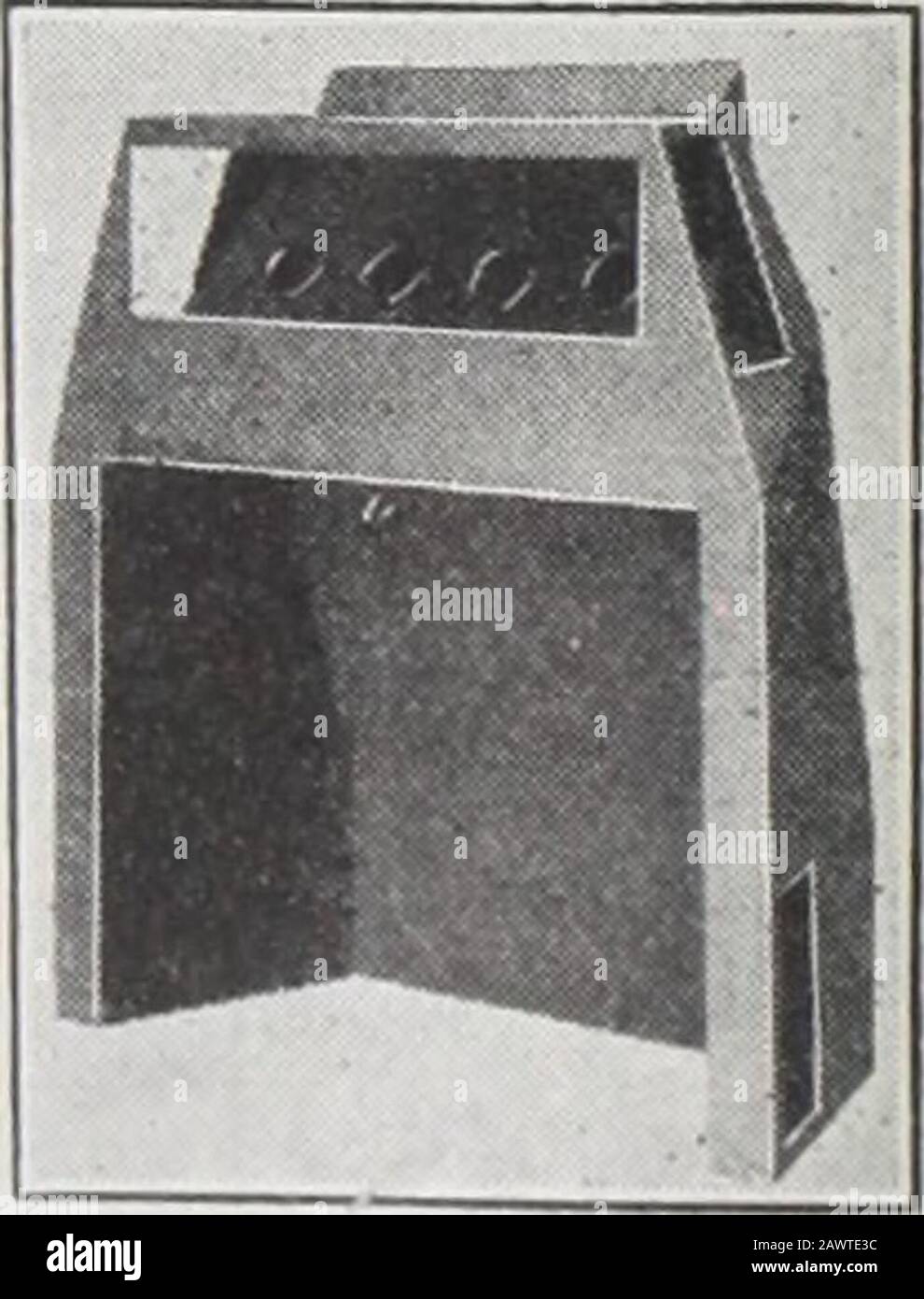 Tramonto . Proteggere il Eyesightof Your Child illuminazione Adeguata della classe-roomis preso per scontato, ma thoughtfulparents dare la stretta attenzione anche alla lotta di casa, in modo che i bambini non acquistino l'abitudine di spuncting. LE TENDE VENEZIANE Ry-LOCK offrono la luce più desiderabile per il nurseryand playroom, una luce uniforme, libera da ombre scure e bagliore luminoso. LE TENDE Ry-LOCK sono anche un idealmezzo di ventilazione, che consente il freeciding dell'aria senza sformo. Writetoday per una copia del nostro nuovo libro, VENEZIANE DI RY-LOCK. AZIENDA RY-LOCK. Limitato 2487 Washington AvenueSan Leandro, Caliiornia M. Foto Stock