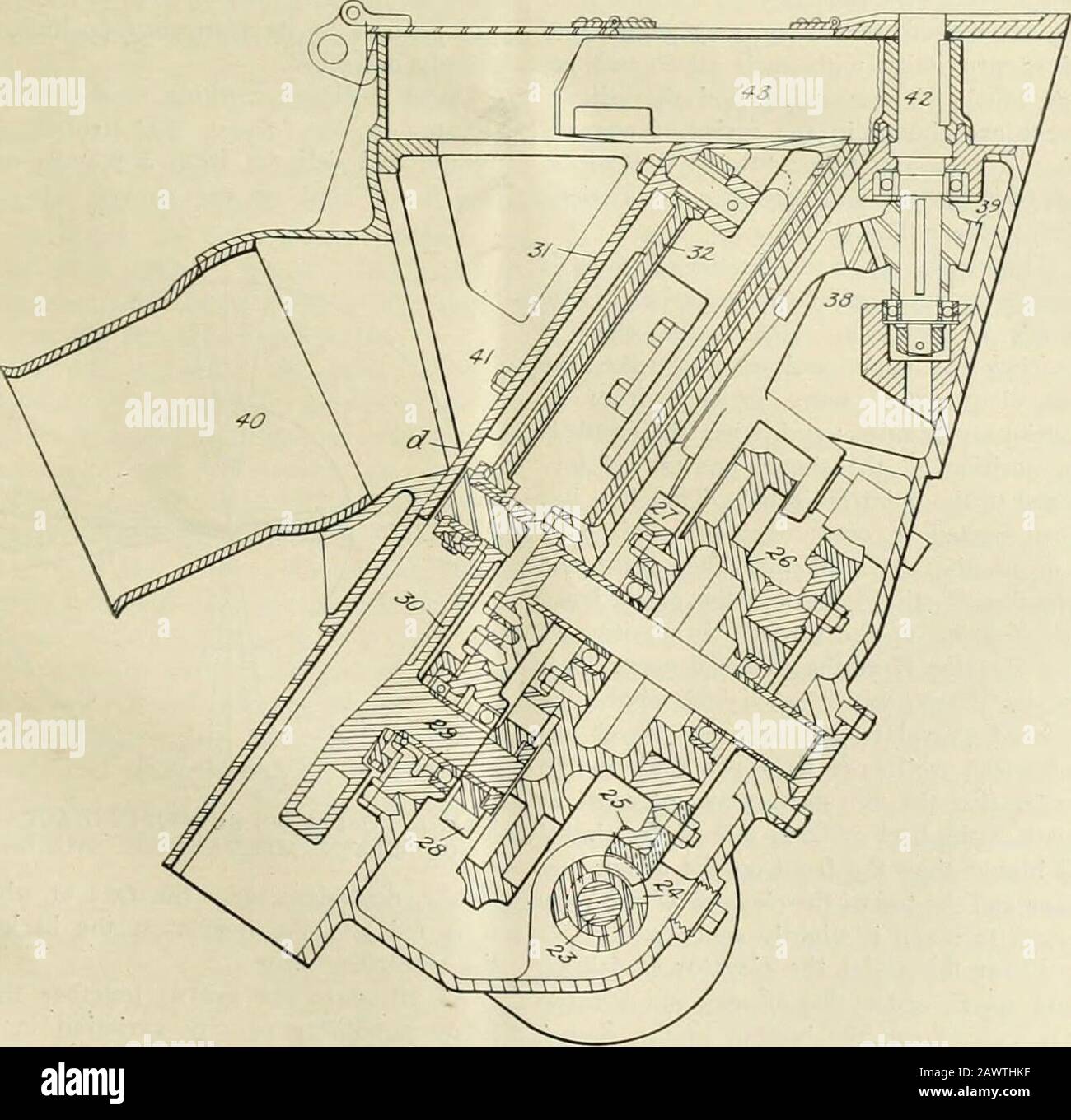 Ingegneria Ferroviaria E Locomotiva . LONNCUDTNALSECTIO.X DEL MECCANISMO DI AZIONAMENTO, KIAIN MECCANICO STOKER EAR ELEVAZIONE DEL MECCANISMO DI AZIONAMENTO DI ELVIN MECCANICO STOKER aziona l'elevatore 31 attraverso l'asta di collegamento 32. Dalla sezione longitudinale del temachino si vedrà che il sollevatoresi solleva di un angolo di 34° con la verticale, mentre la sommità, su cui poggia il carbone, è sempre orizzontale. Tutto questo è molto semplice. Il movimento della pala, tuttavia, ha bisogno di un piccolo studio morecareful, e può essere meglio underscardoodfrom uno studio della quota posteriore. Il disco a camme porta due camson simili il suo o Foto Stock