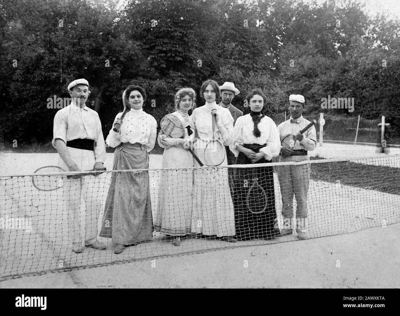 Estate, tempo libero, racchette da tennis, campo da tennis, tennis, uomini, donne, tableau Fortepan 2295. Foto Stock