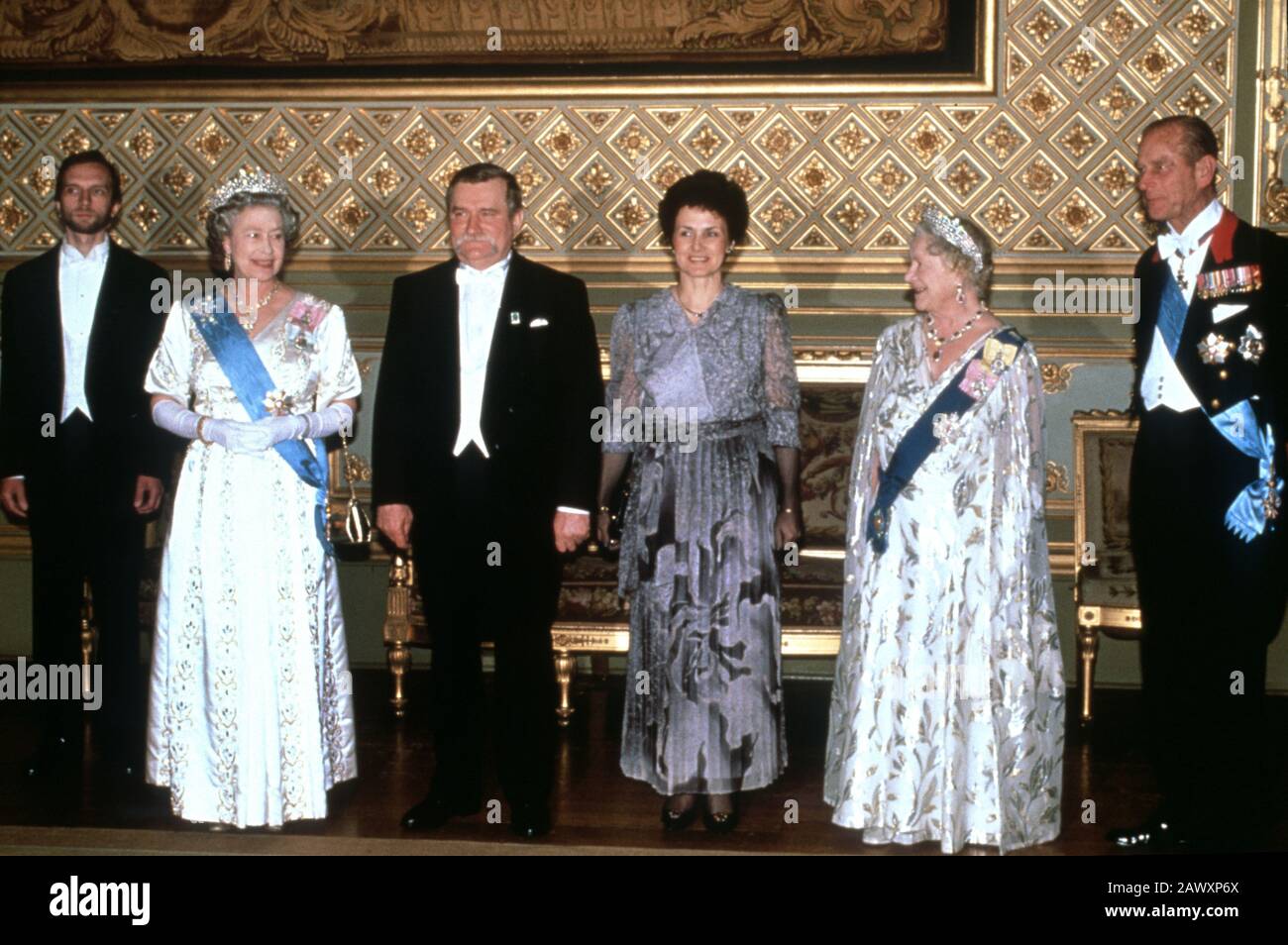 LtoR HM Regina Elisabetta II, Lech Wałęsa, Mirosława Danuta Gołoś e HRH Duca di Edimburgo, in visita di Stato in Gran Bretagna, Castello di Windsor, Inghilterra . Foto Stock