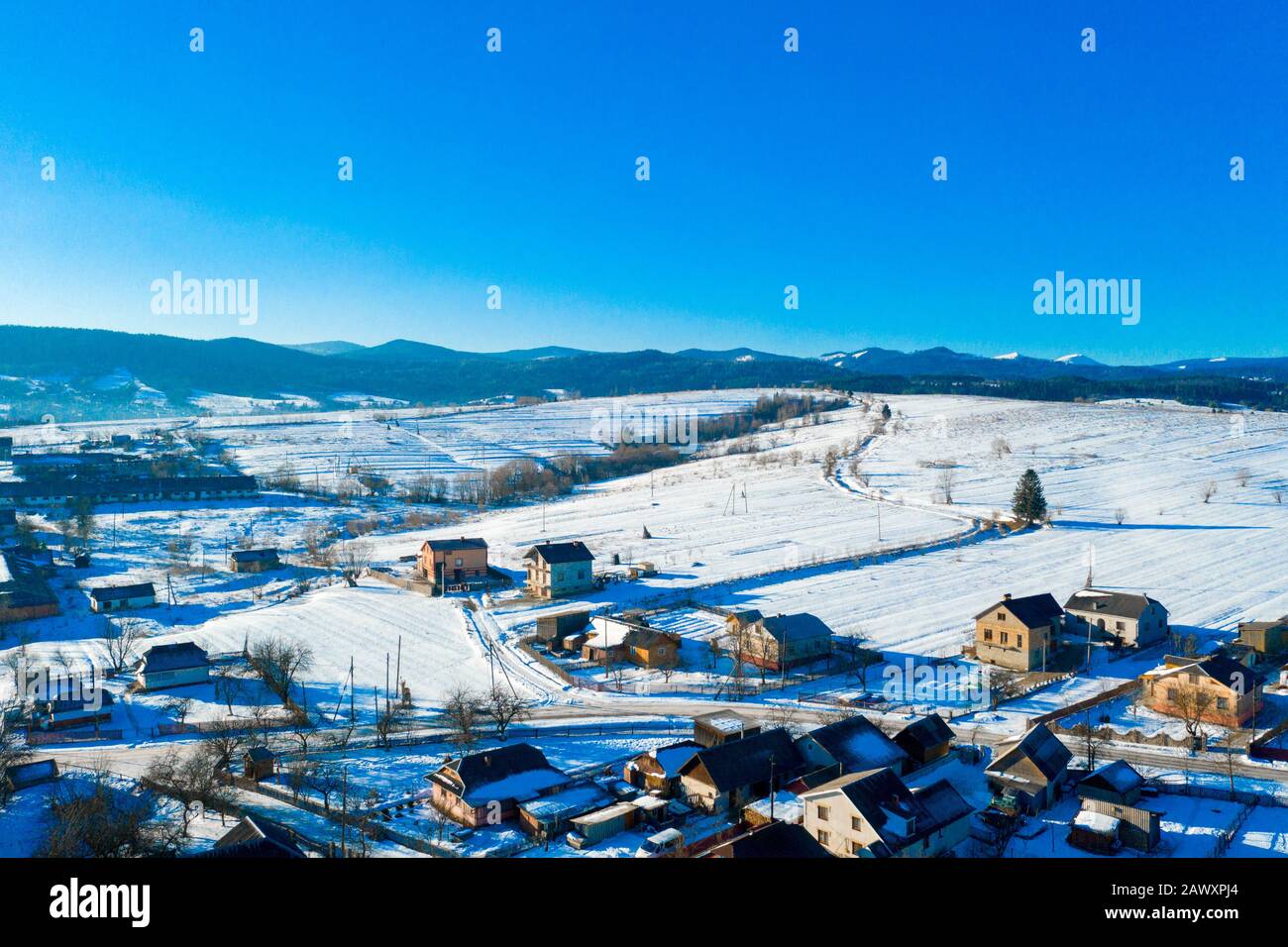 vista aerea su case private in inverno Foto Stock