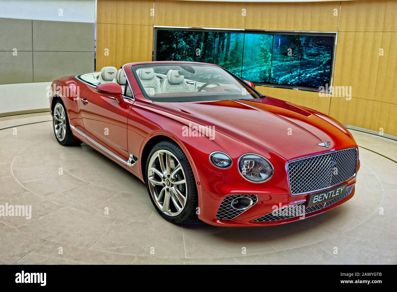 Bentley convertible immagini e fotografie stock ad alta risoluzione - Alamy