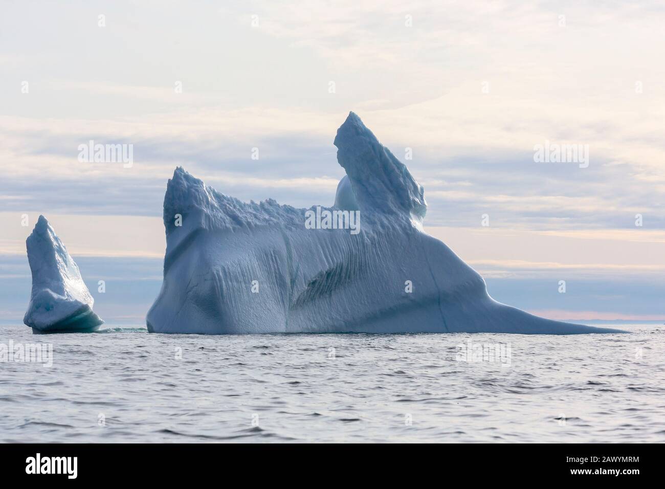 Iceberg fondente sull'Oceano Atlantico Groenlandia Foto Stock
