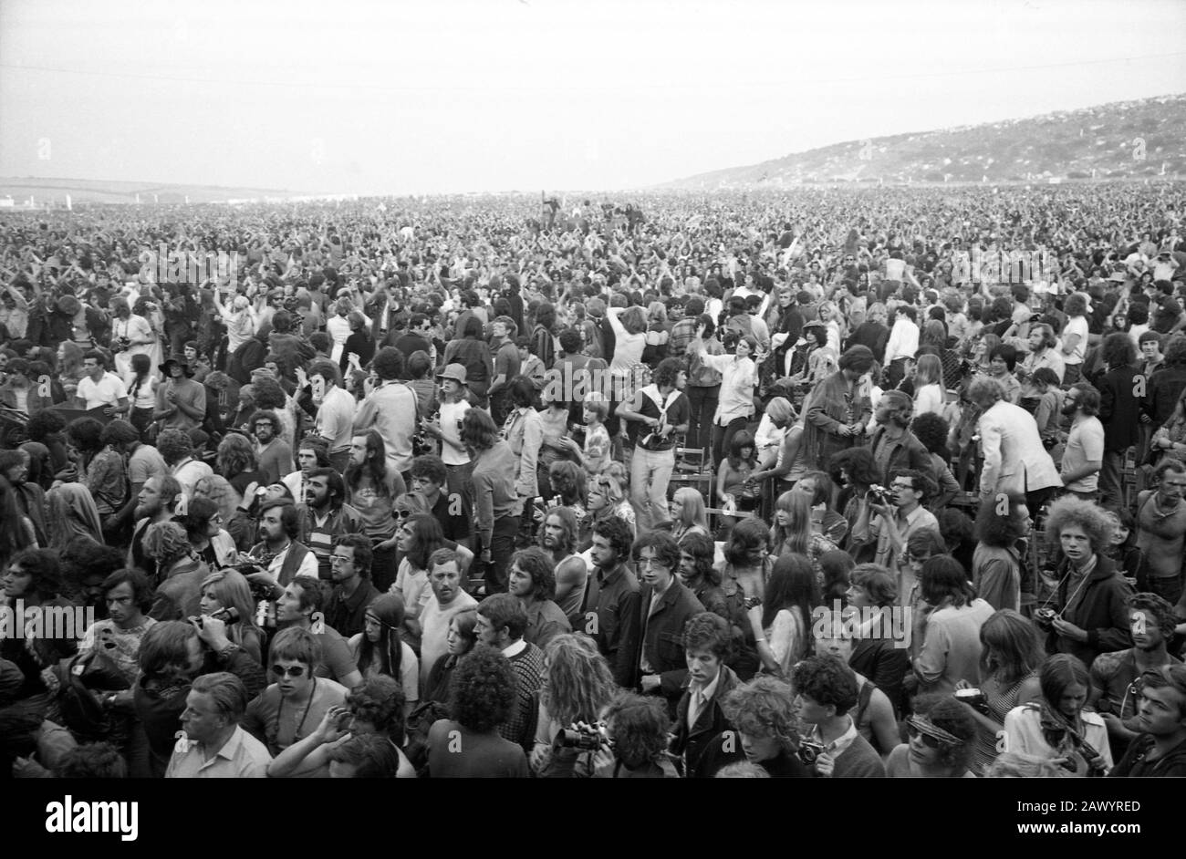 Il pubblico durante il famoso festival Isle of Wight nel 1970, si stima che tra 600 e 700.000 persone hanno partecipato. Foto Stock