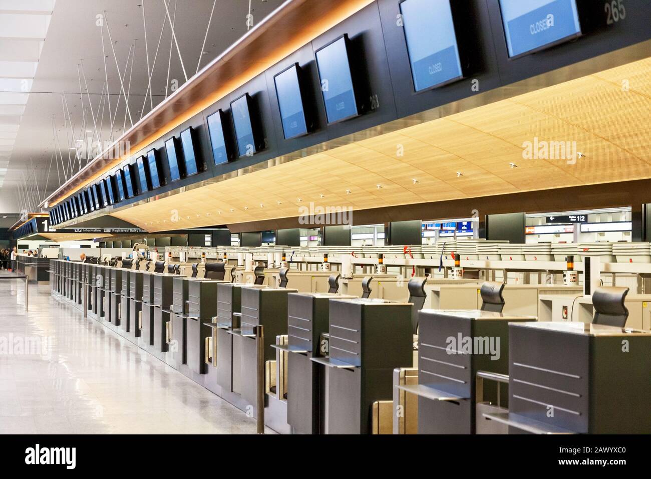 Zurigo, Svizzera - 11 giugno 2017: Banco check-in aeroporto (vuoto), senza persone Foto Stock