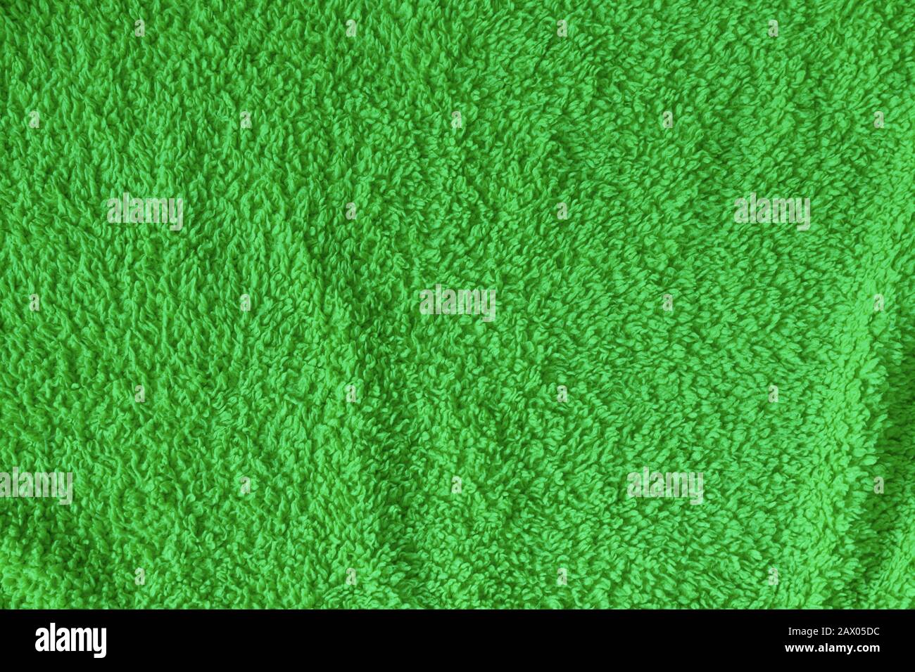 Morbido asciugamano in cotone terry. Asciugamano da bagno. Articoli per l'igiene personale. Foto Stock