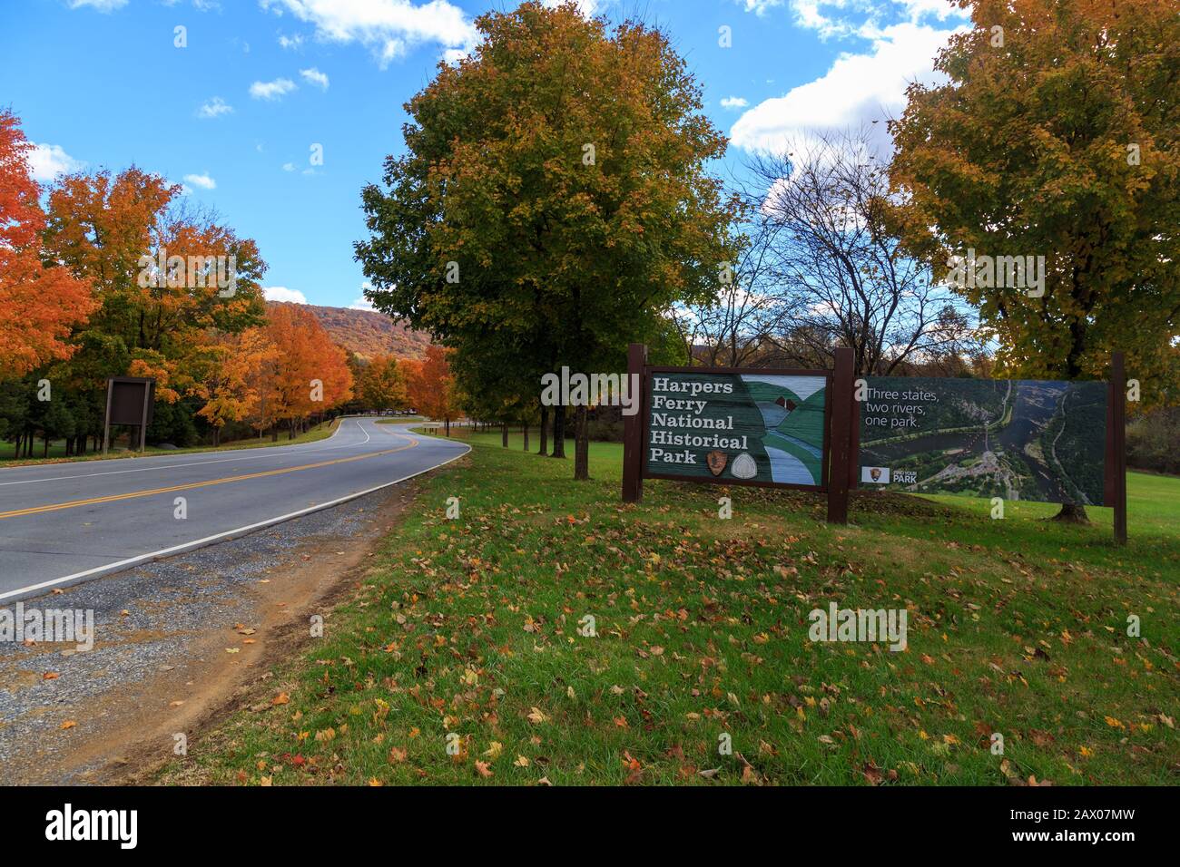 Harpers Valley, West Virginia / USA - 3 novembre 2018: Cartello d'ingresso al parco storico nazionale dei traghetti di Harpers in Virginia Occidentale. Foto Stock