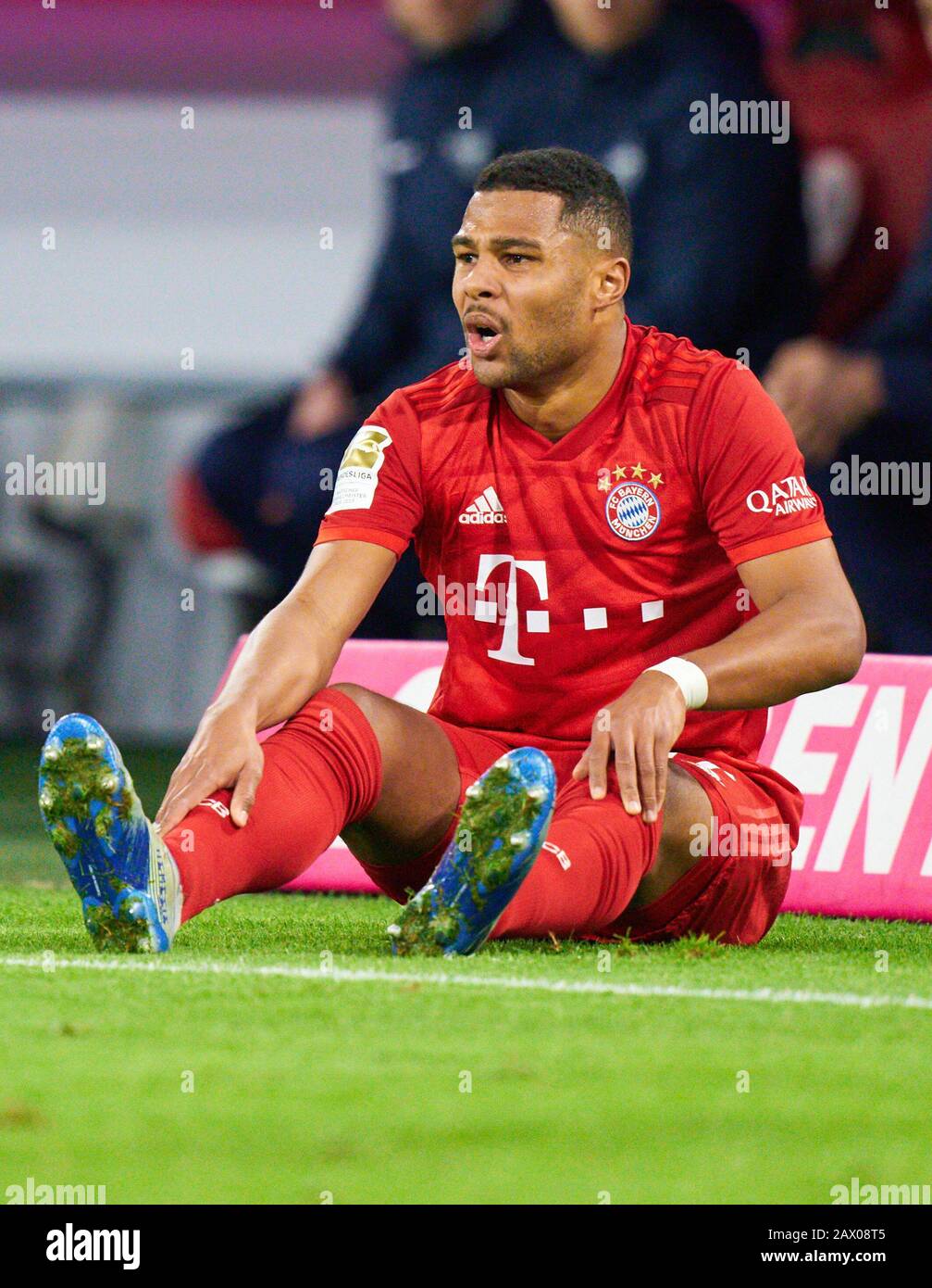 Calcio Monaco - Lipsia, Monaco Di Baviera 09 Febbraio 2020. Serge GNABRY, FCB 22 FC BAYERN MUNICH - RB LEIPZIG 0-0 - LE NORMATIVE DFL VIETANO L'USO DI FOTOGRAFIE come SEQUENZE DI IMMAGINI e/o QUASI-VIDEO - 1.German Soccer League , Monaco, 09 febbraio 2020. Stagione 2019/2020, Giorno Della Partita 21, Fcb, München, Red Bull, © Peter Schatz / Alamy Live News Foto Stock