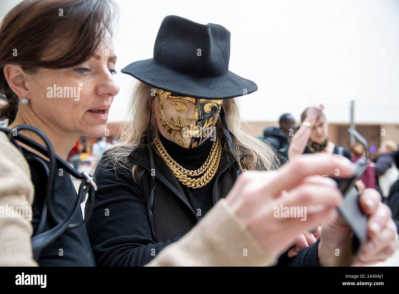 Manifestazione "BP must fall" al British Museum contro il continuo investimento della BP nei combustibili fossili, 18 febbraio 2020, Lonon, Regno Unito Foto Stock