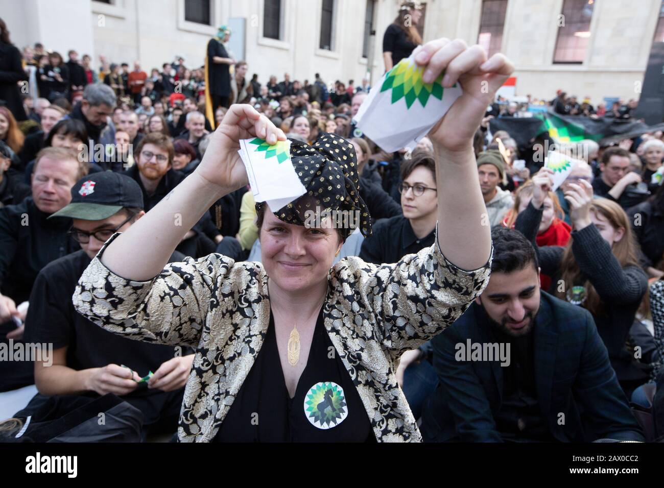 Manifestazione "BP must fall" al British Museum contro il continuo investimento della BP nei combustibili fossili, 18 febbraio 2020, Lonon, Regno Unito Foto Stock