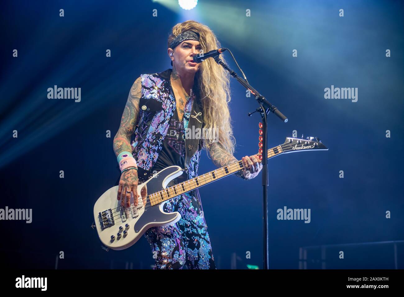 Manchester, Regno Unito. 09th febbraio 20120. Michael Starr, Satchel, Lexxi Foxx e Stix Zadinia della band Steel Panther si esibiscono presso il O2 Victoria Warehouse di Manchester in occasione del loro "Heavy Metal Rules" UK tour, Manchester 2019-02-09 . Credito: Gary Mather/Alamy Live News Foto Stock