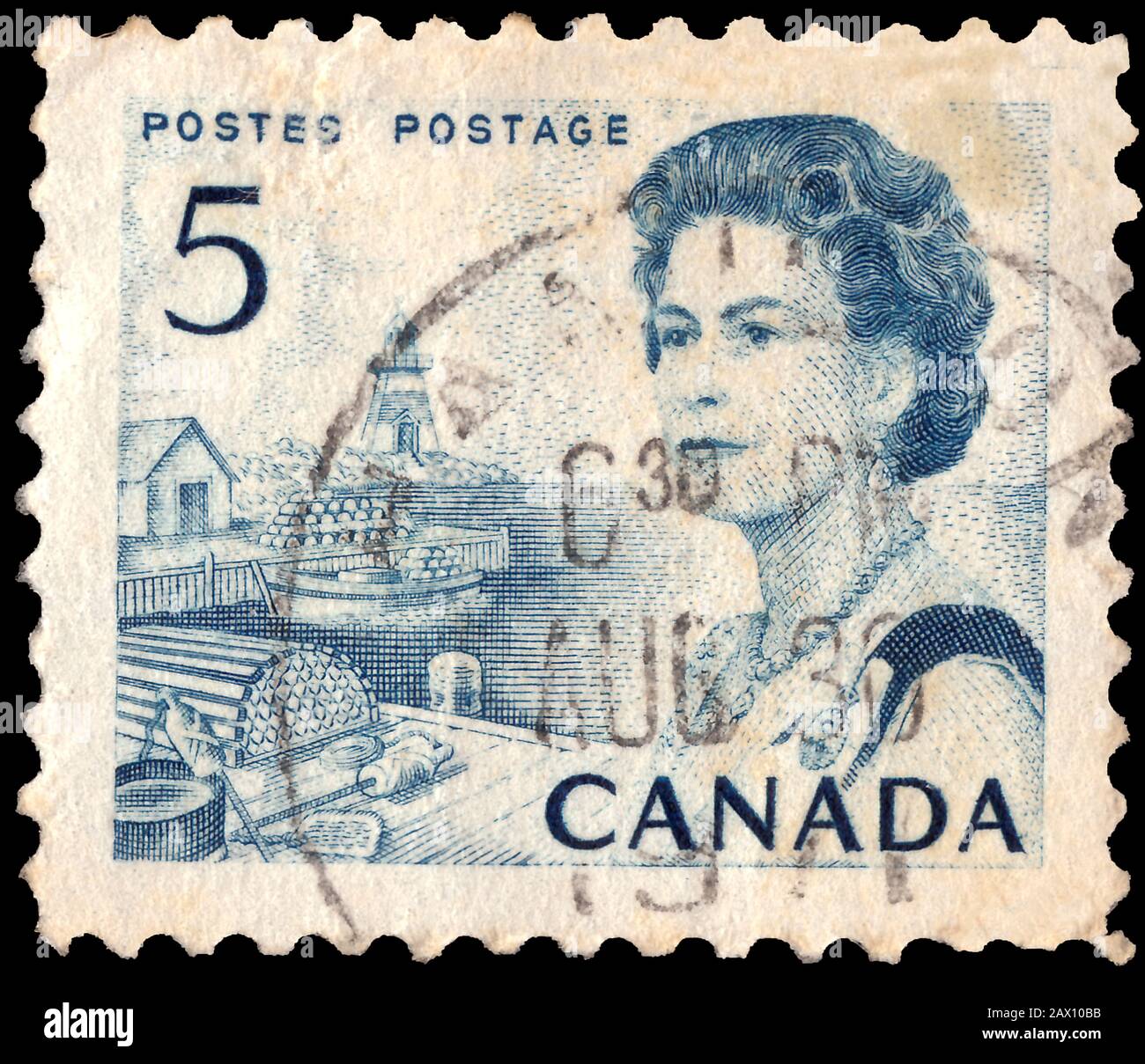 Canada - CIRCA 1960: Un francobollo stampato in Canada mostra le famiglie reali, la regina Elisabetta II, Wilding Portrait serie, circa 1960 Foto Stock