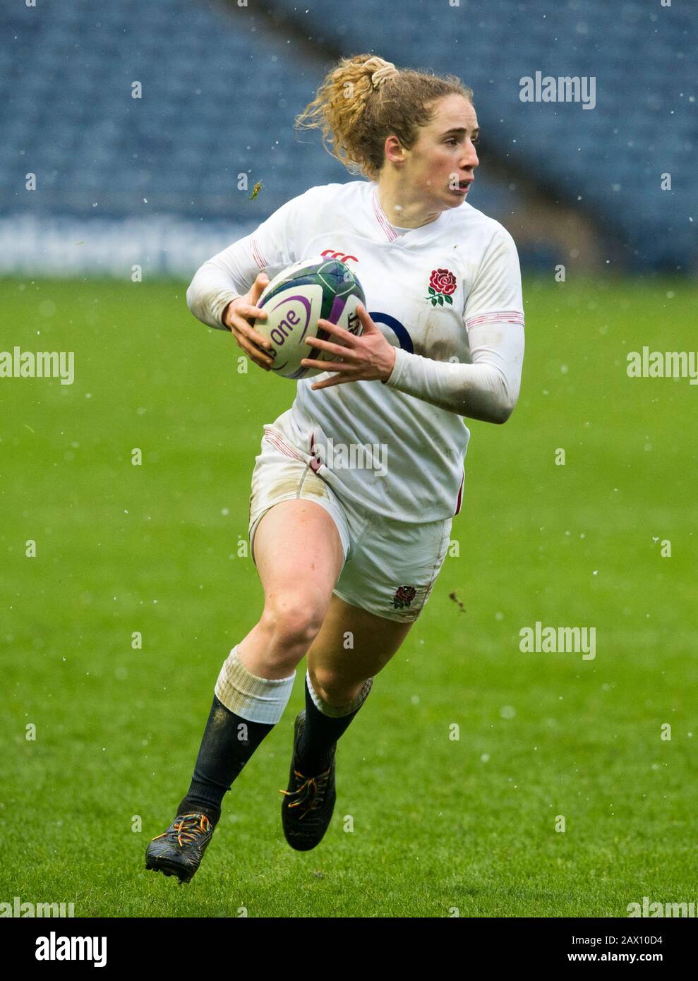 Abby Dow in azione in Inghilterra durante la partita delle sei Nazioni femminili al BT Murrayfield Stadium, Edimburgo. Foto Stock