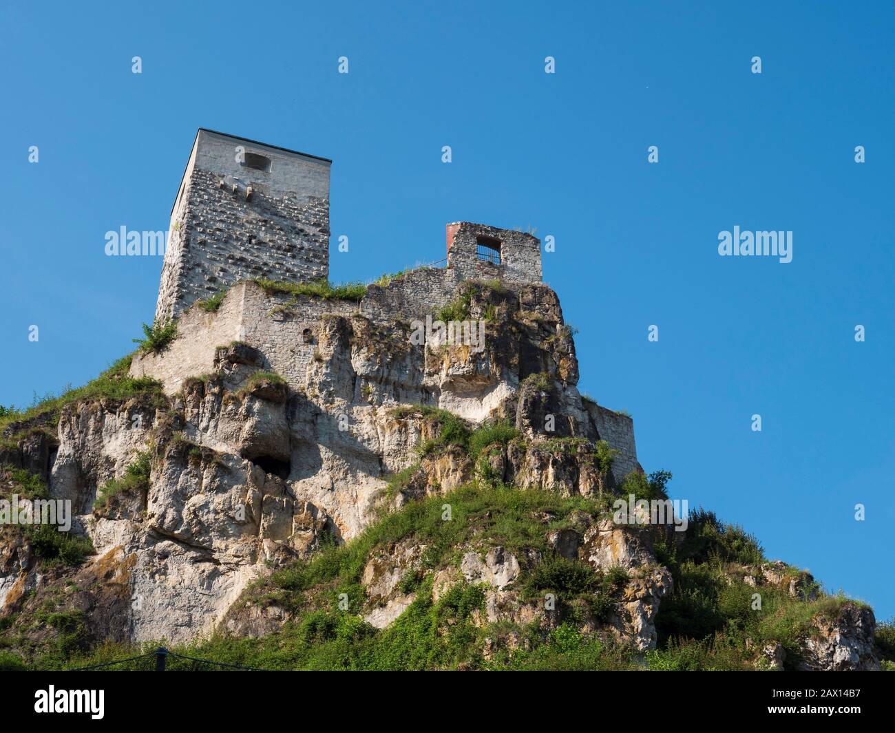 Urdonautal, Burgruine Wellheim, Bayern, Deutschland | Urdonautal, Castello Ruin Wellheim, Baviera, Germania Foto Stock