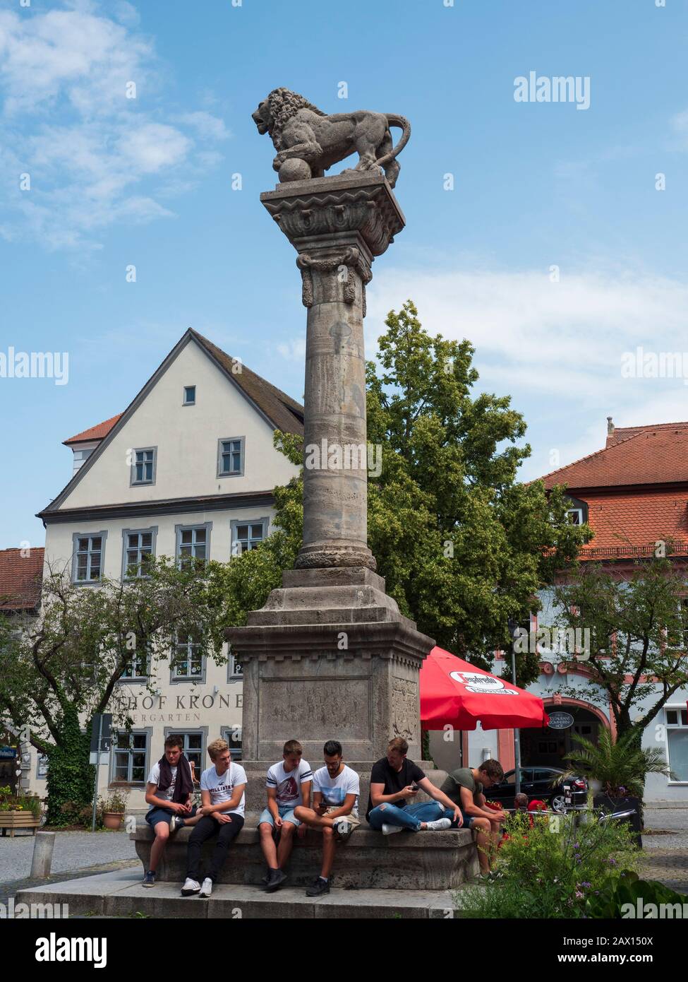 Kriegerdenkmal Am Dom, Eichstätt, Altmühltal, Bayern, Deutschland | Cattedrale, Eichstaett, Altmuehltal, Baviera, Germania Foto Stock