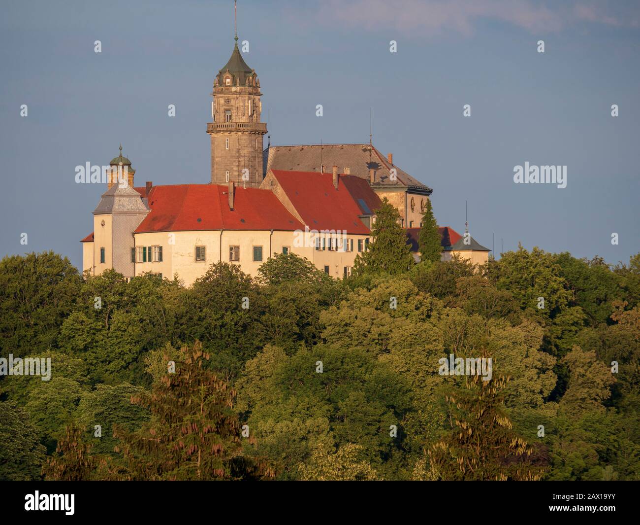 Schloss Baldern, Nördlinger Ries, Franken, Bayern, Deutschland | Castello Di Baldern, Noerdlinger Ries, Franconia, Baviera, Germania Foto Stock