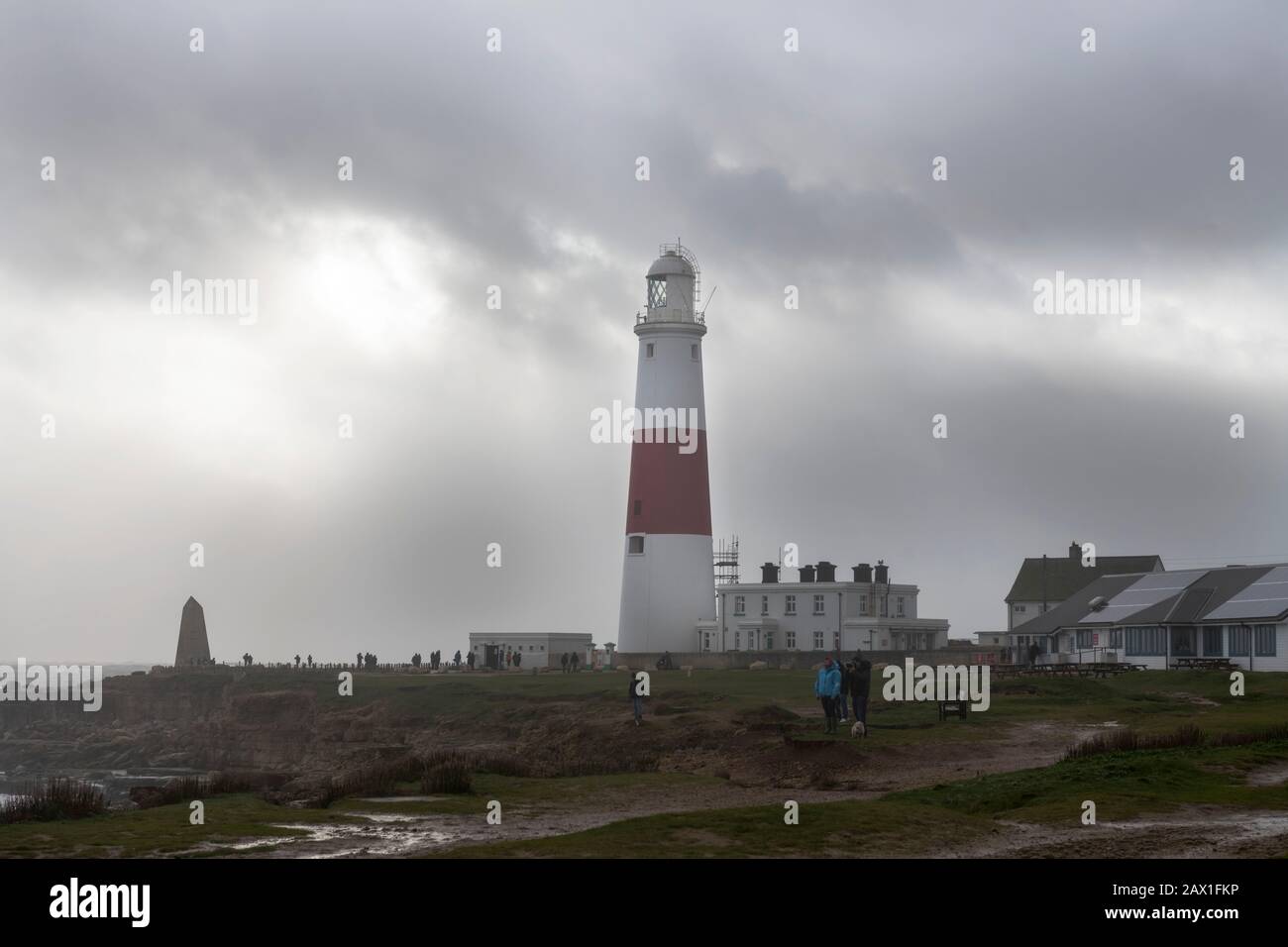 Portland Bill, UK, 10/02/20, Storm Ciara Portland Bill Lighthouse come la tempesta batte la costa, Dave Hammant / Alamy Live News Foto Stock