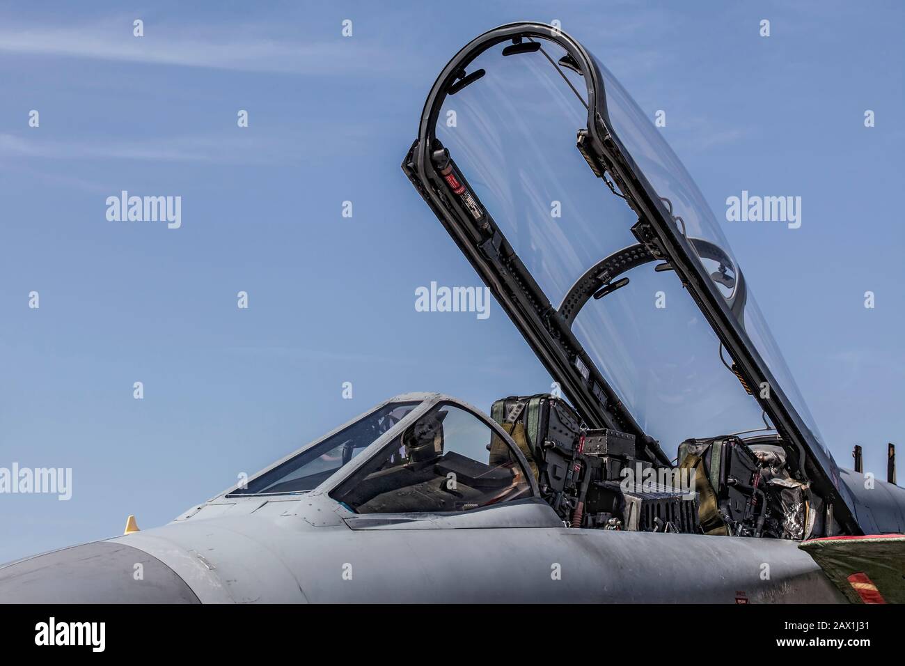Tettoia e cabina di pilotaggio di un aereo militare da combattimento jet Foto Stock
