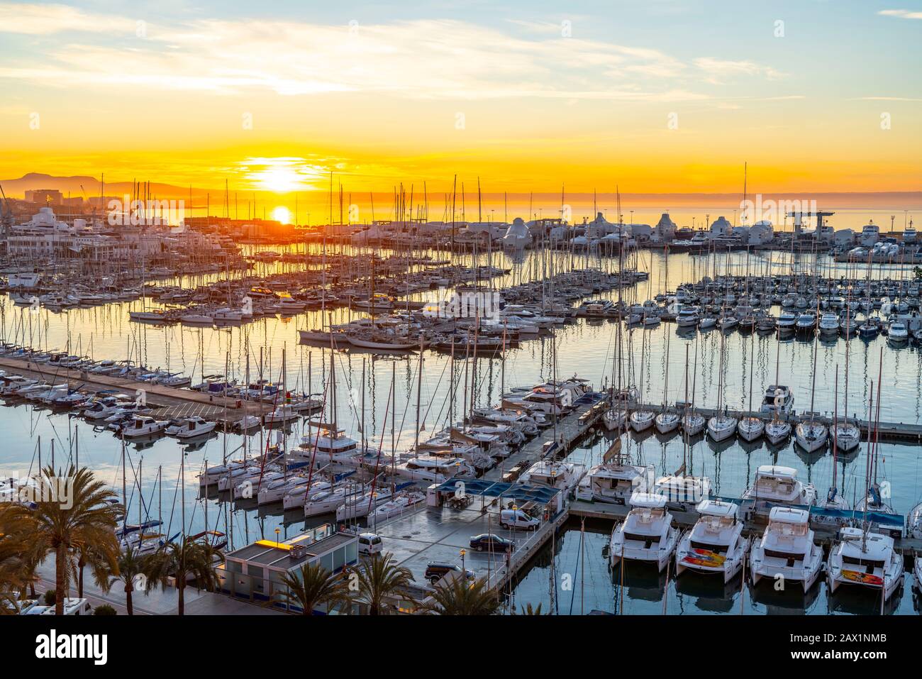 Palma de Mallorca, Baia di Palma, marina, Marina Port de Mallorca, barche a vela e yacht a motore Isole Baleari, Spagna Foto Stock