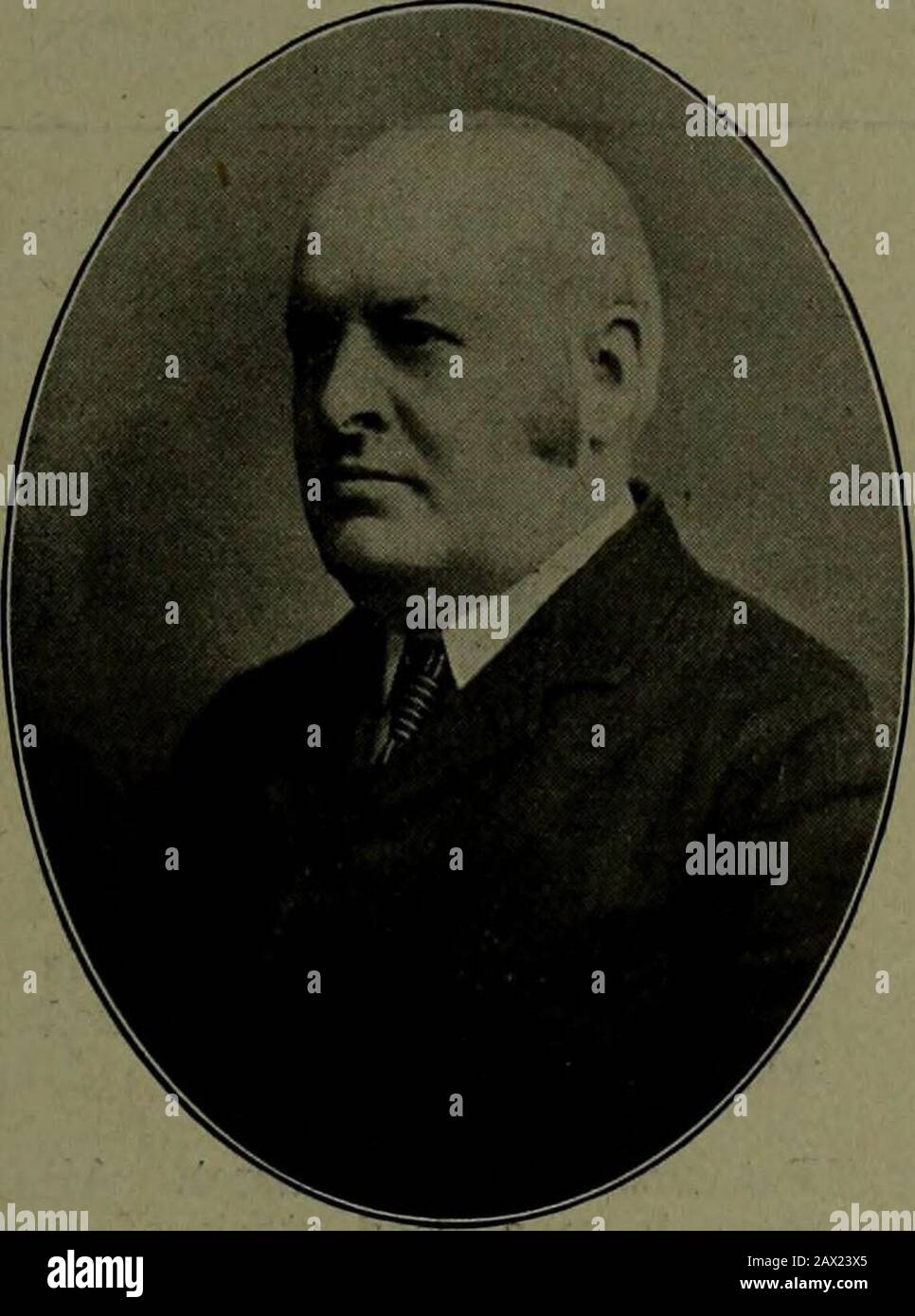 Drogheria canadese luglio-dicembre 1907. Uggesionssent in da organizzazioni locali. Resolutions.pure Food Law - No Higher duty onoves - ispezione di tutte le merci in scatola. All'atto della mozione di F. C. Higgins, la sovvenzione si è risolta in impegno-tee del tutto per considerare le resolu-zioni separatamente. Che consideriamo l'atto relativo all'ispezione delle merci in scatola dovrebbe includere le merci offerte per il consumo domestico. Il segretario Trovern ha spiegato che il suo atto come passato si applicava solo agli esportbeni. Il Sig. Beckett ha dichiarato che la vendita all'ingrosso ha presentato osservazioni a Ottawa in merito alle norme di etichettatura changedto pr Foto Stock